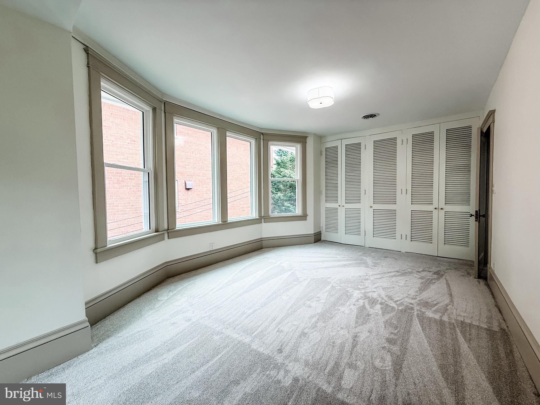 WEST SIDE - Residential