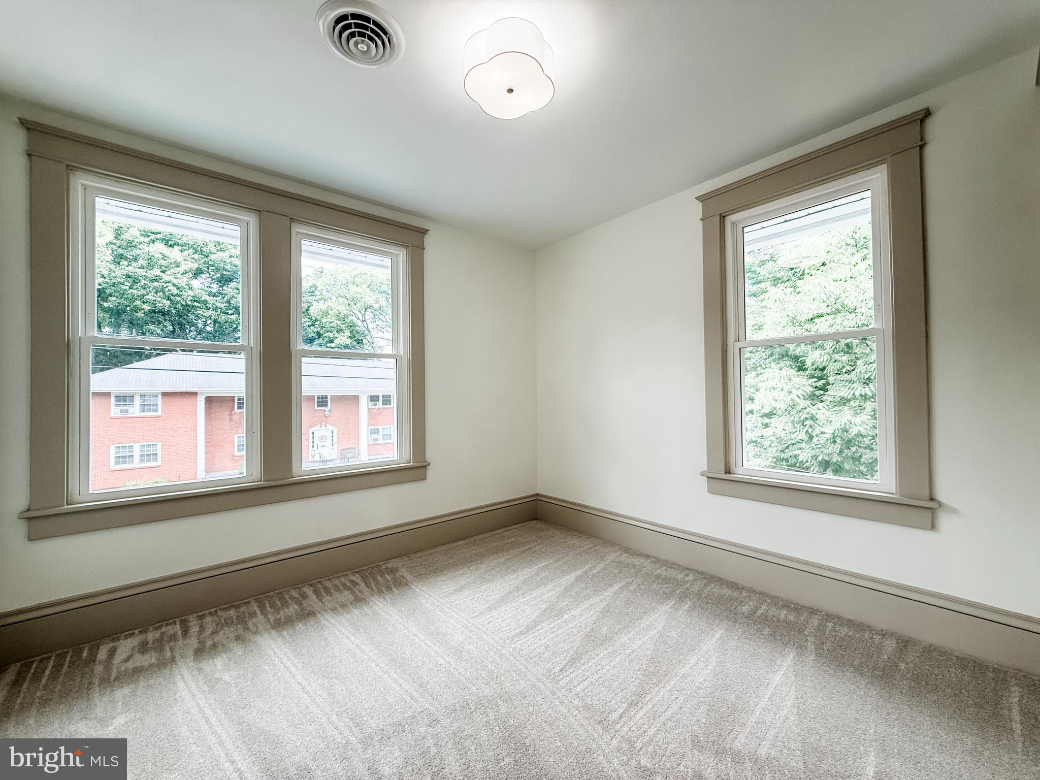 WEST SIDE - Residential