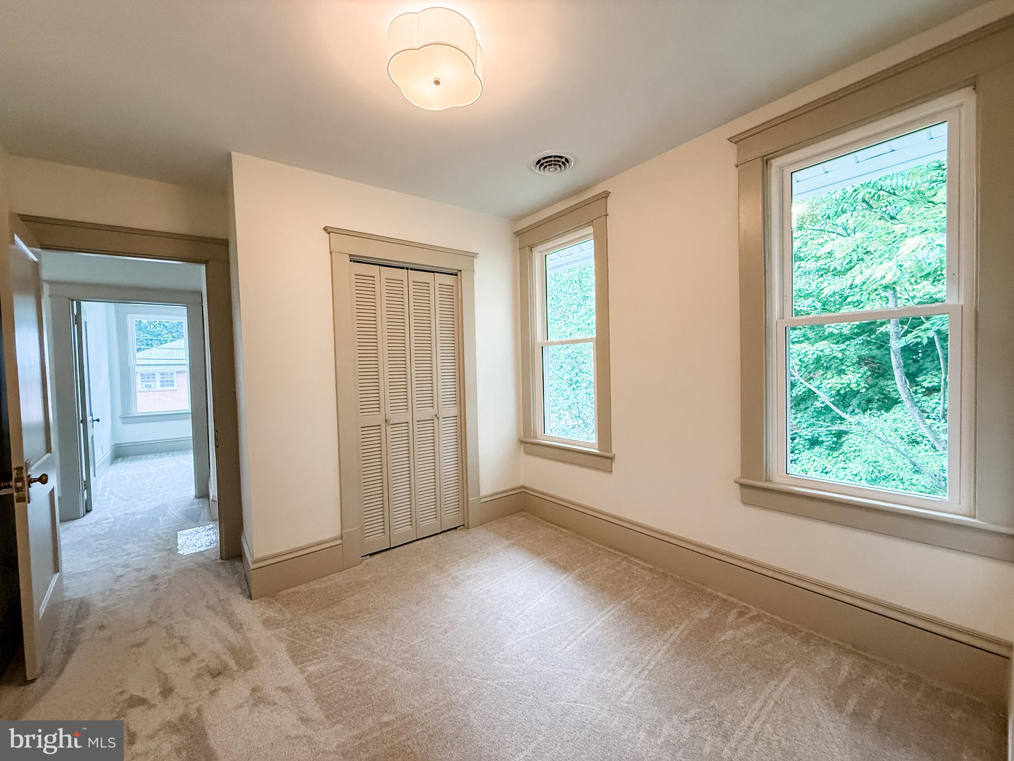 WEST SIDE - Residential
