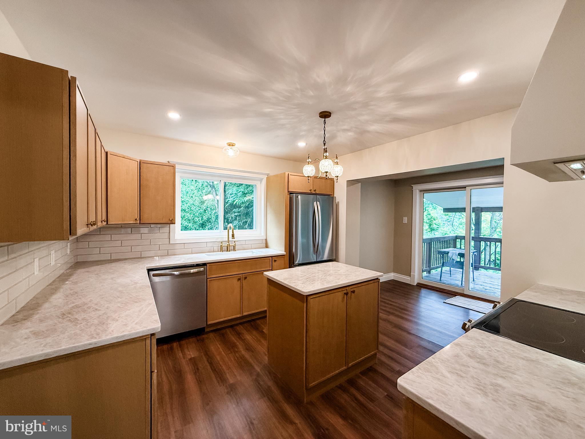 WEST SIDE - Residential