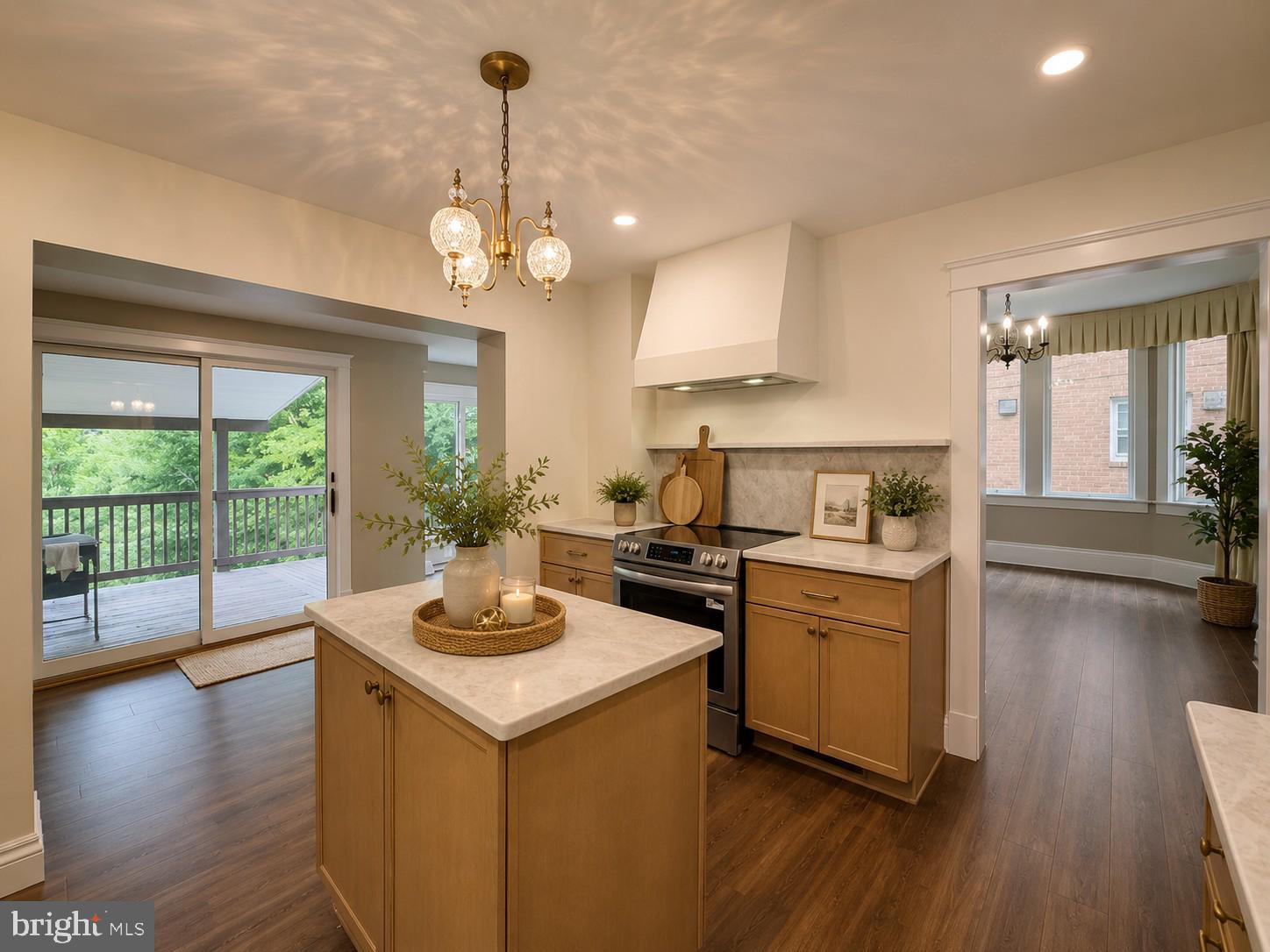 WEST SIDE - Residential