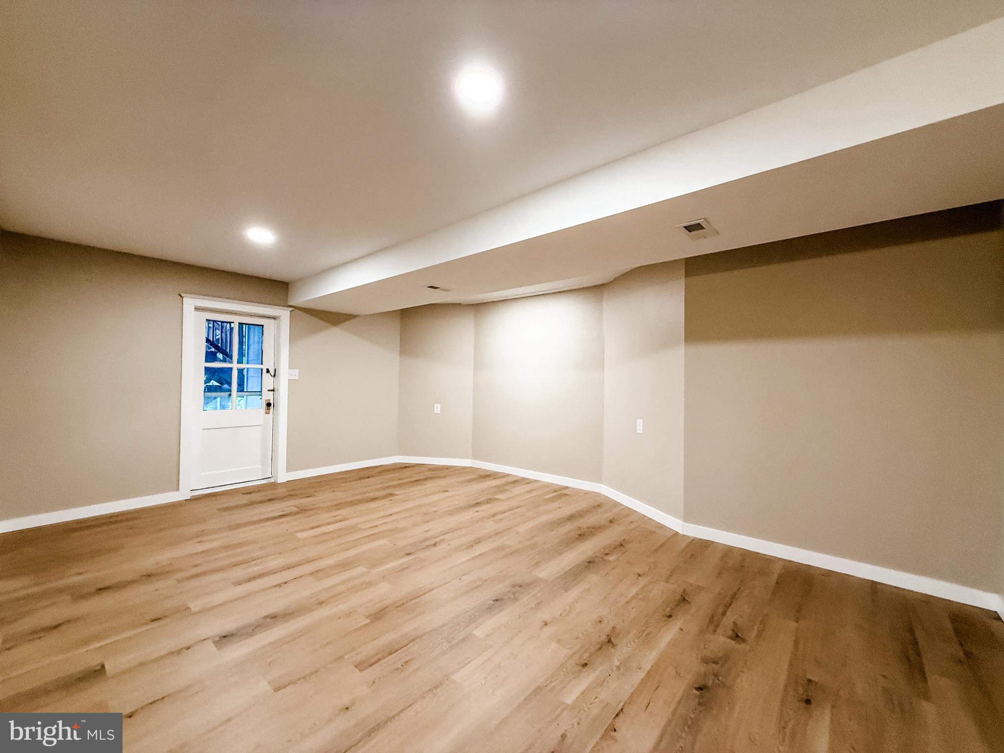 WEST SIDE - Residential