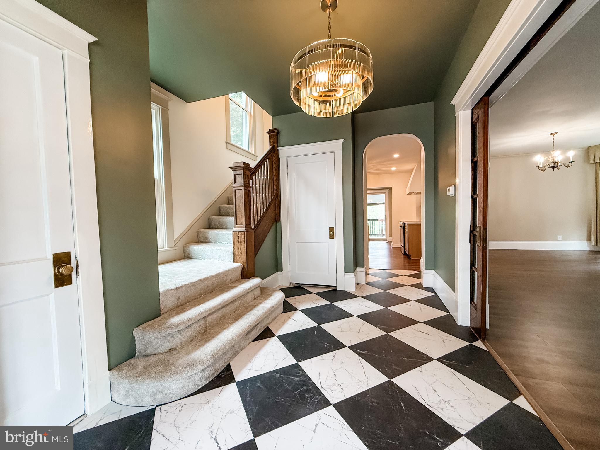 WEST SIDE - Residential