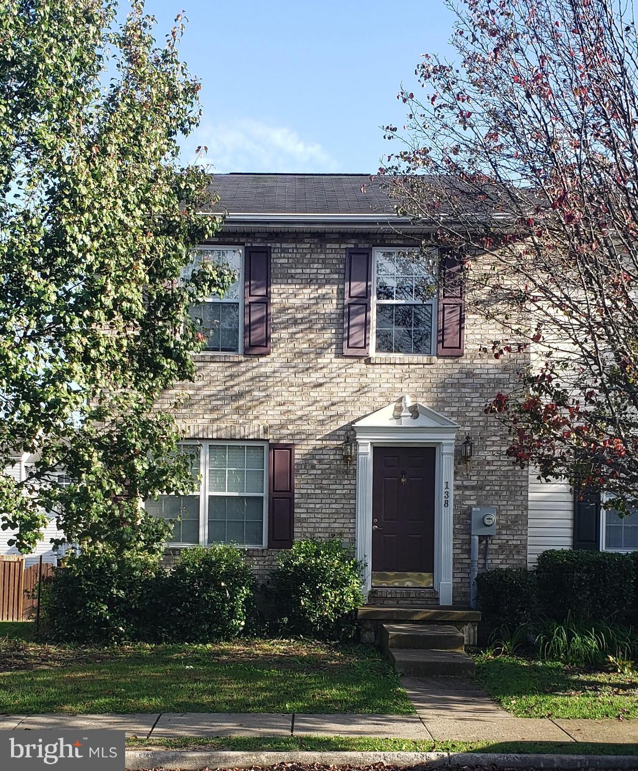 LAKEVIEW TOWNHOUSES - Residential Lease