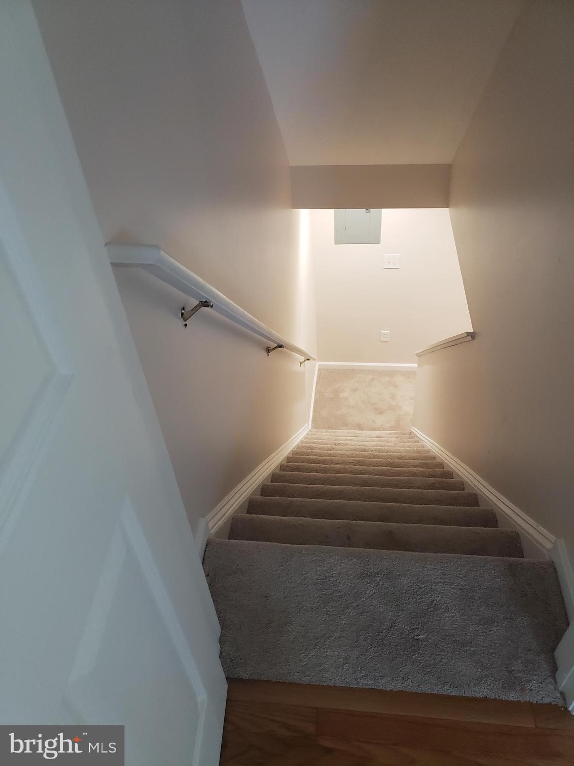 LAKEVIEW TOWNHOUSES - Residential Lease