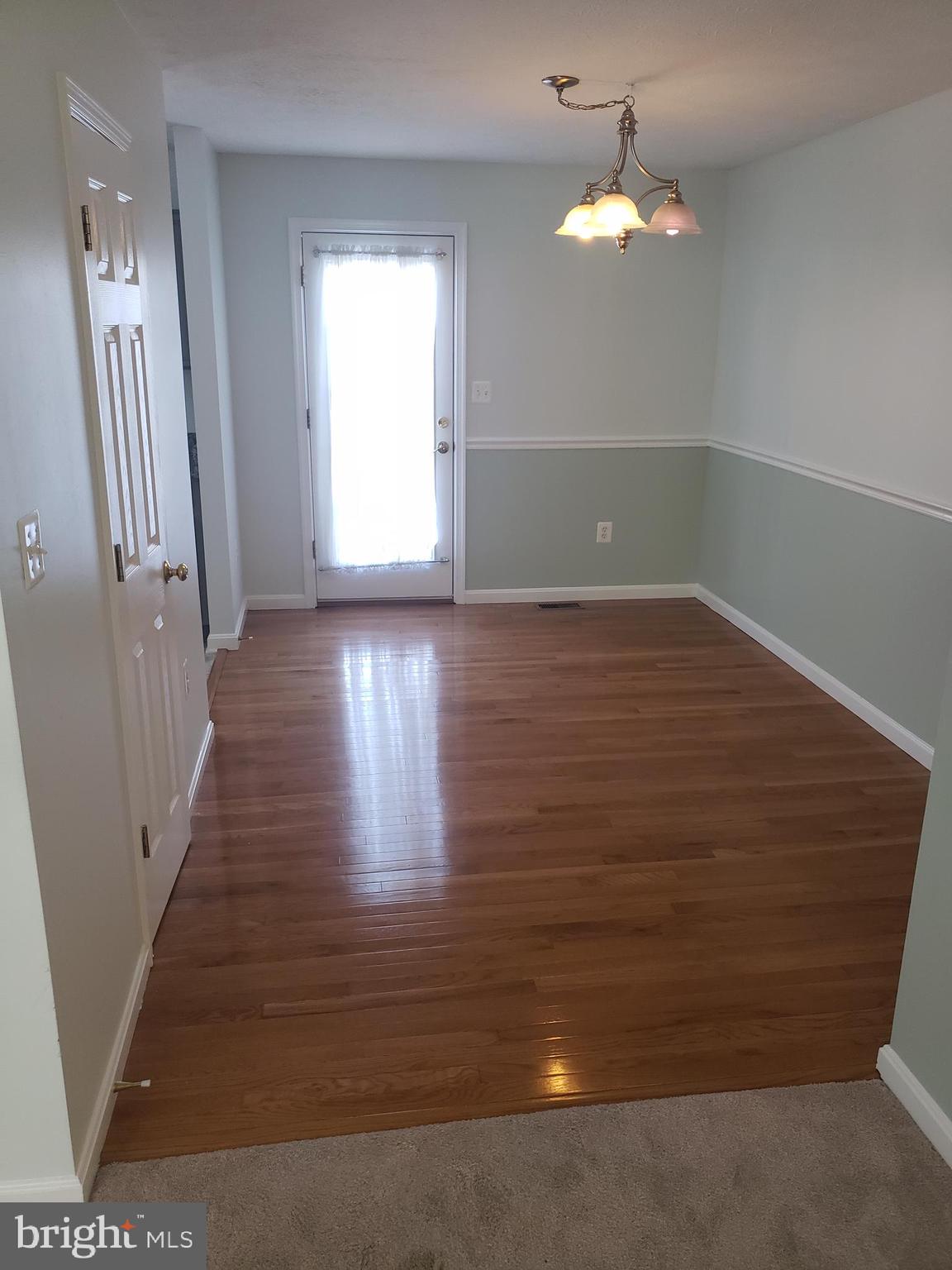 LAKEVIEW TOWNHOUSES - Residential Lease