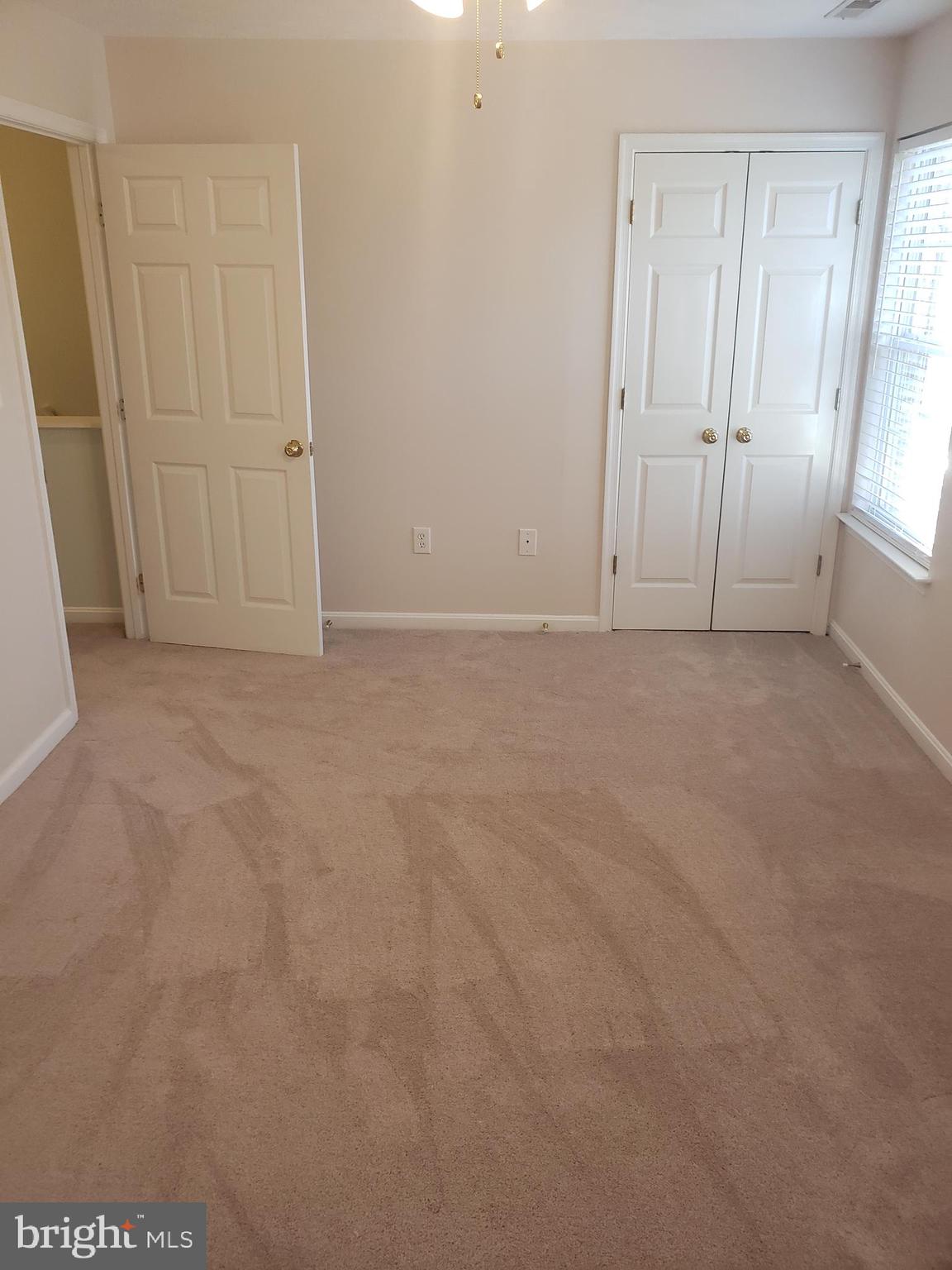 LAKEVIEW TOWNHOUSES - Residential Lease