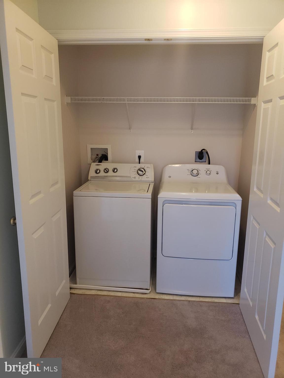 LAKEVIEW TOWNHOUSES - Residential Lease