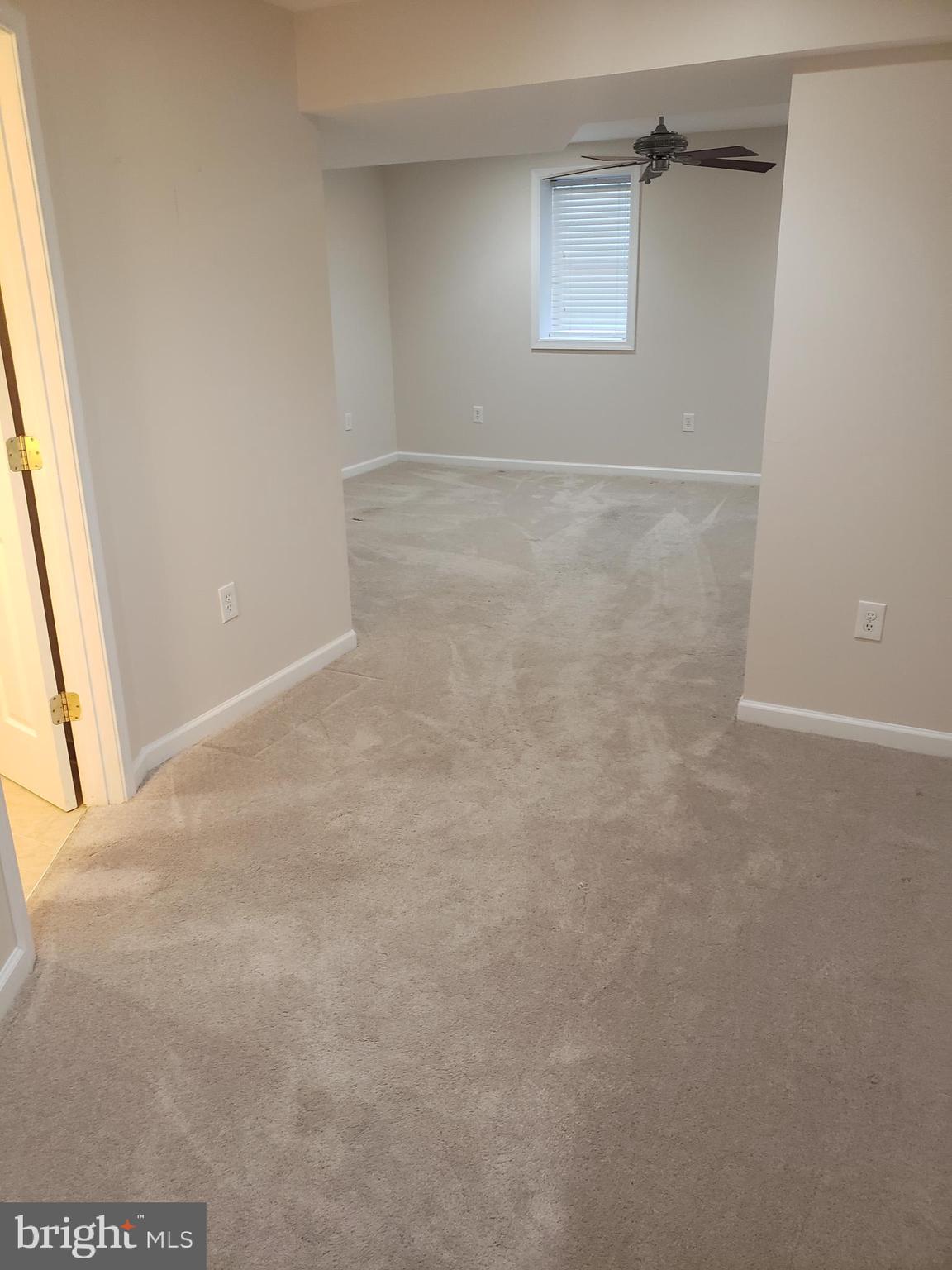 LAKEVIEW TOWNHOUSES - Residential Lease