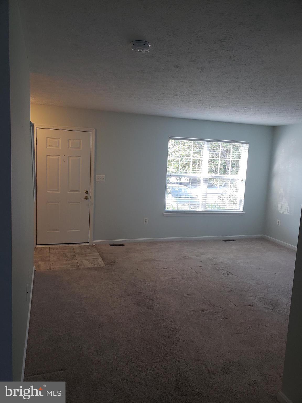 LAKEVIEW TOWNHOUSES - Residential Lease