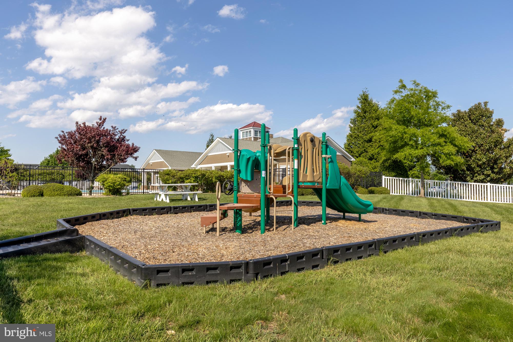 VINCENT OVERLOOK - Residential
