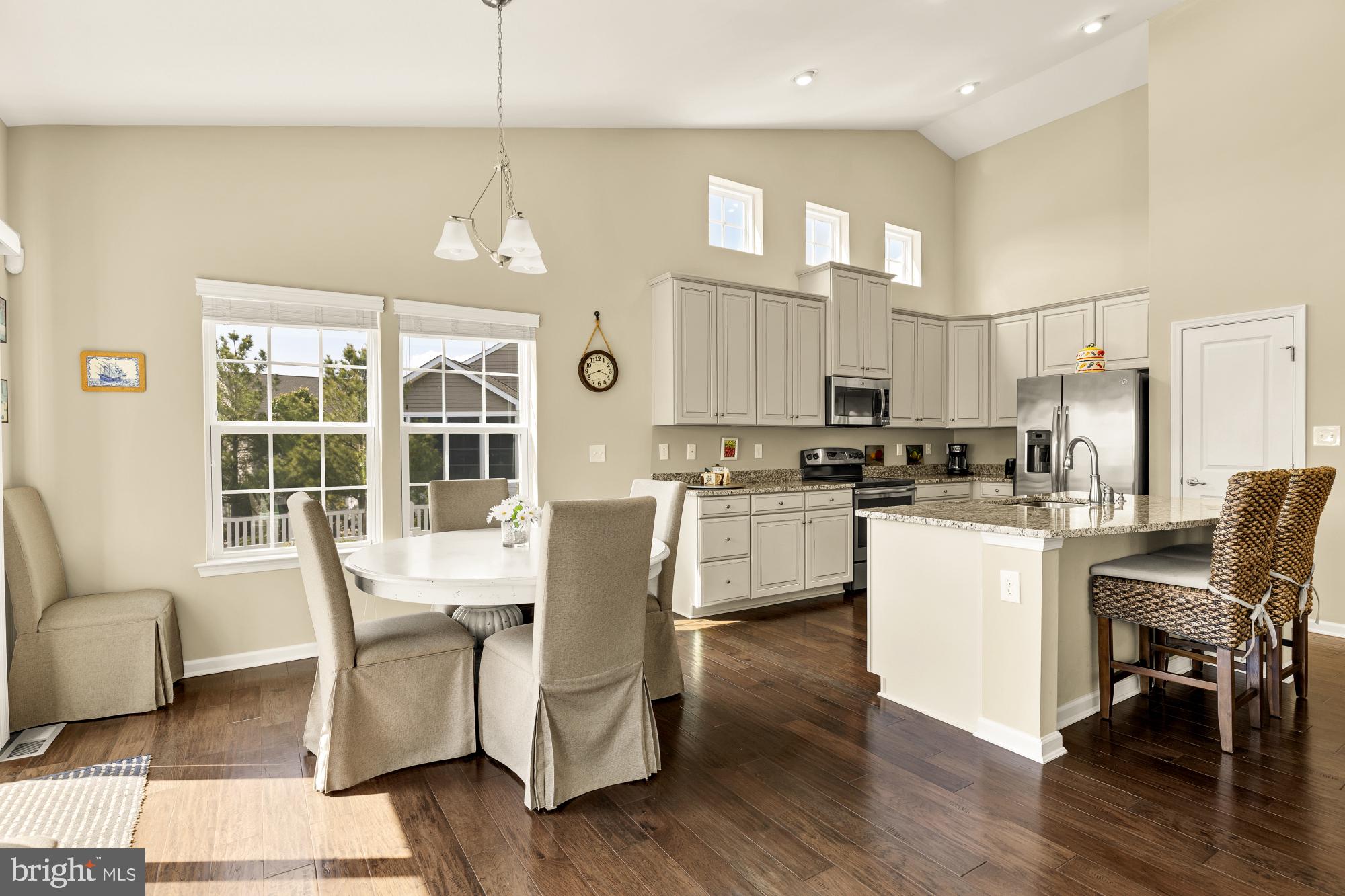 VINCENT OVERLOOK - Residential
