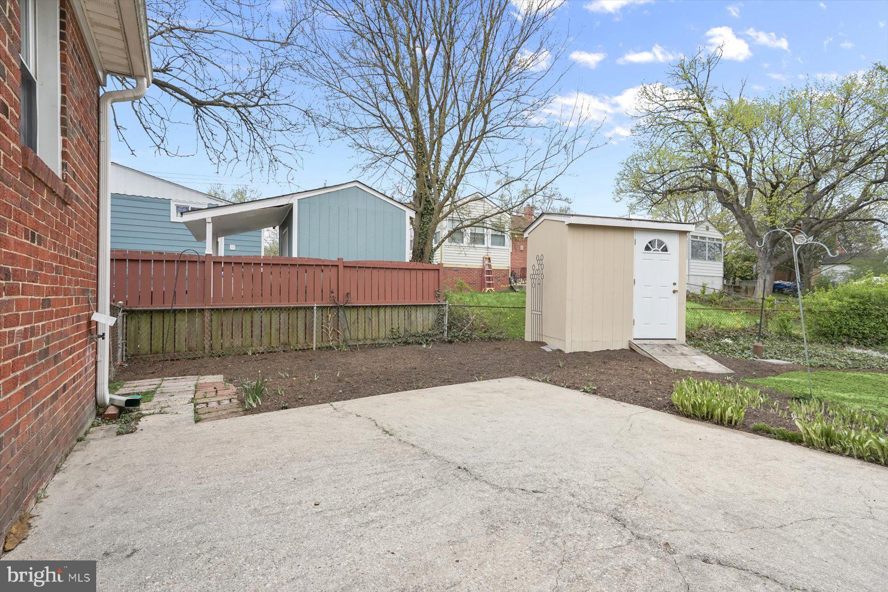 CHESTNUT HILLS - Residential