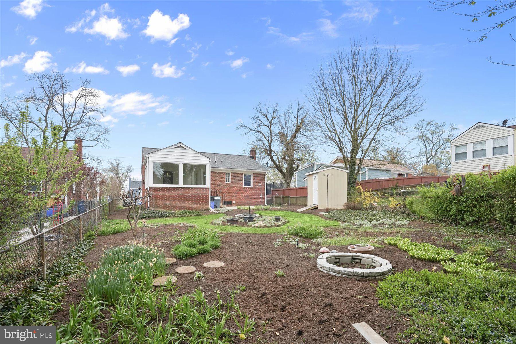 CHESTNUT HILLS - Residential