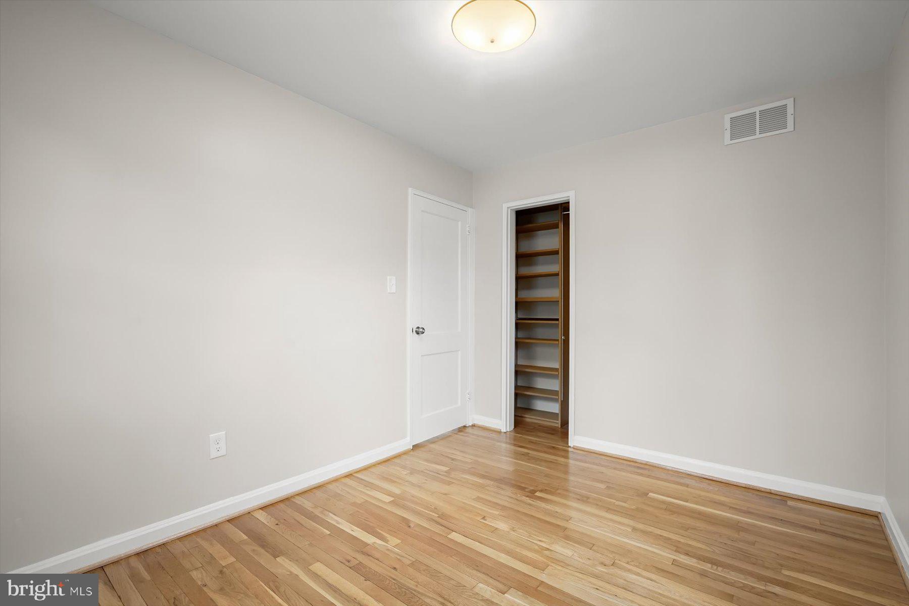 CHESTNUT HILLS - Residential