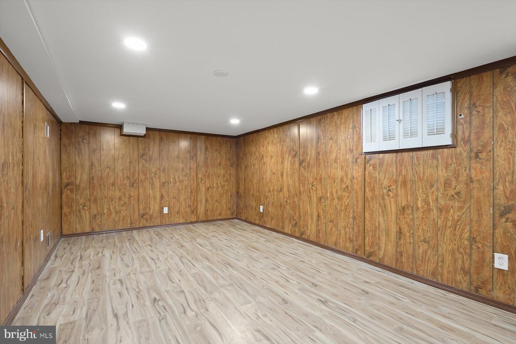 CHESTNUT HILLS - Residential