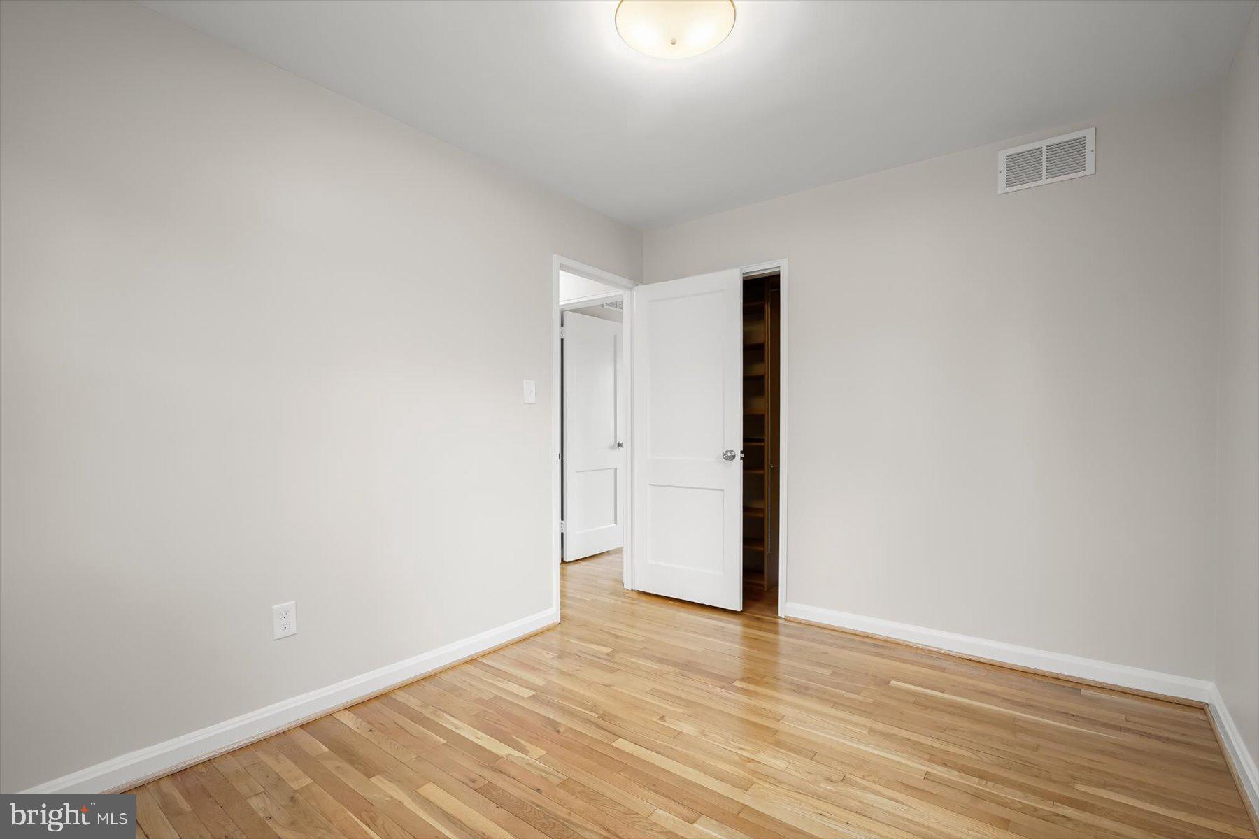 CHESTNUT HILLS - Residential