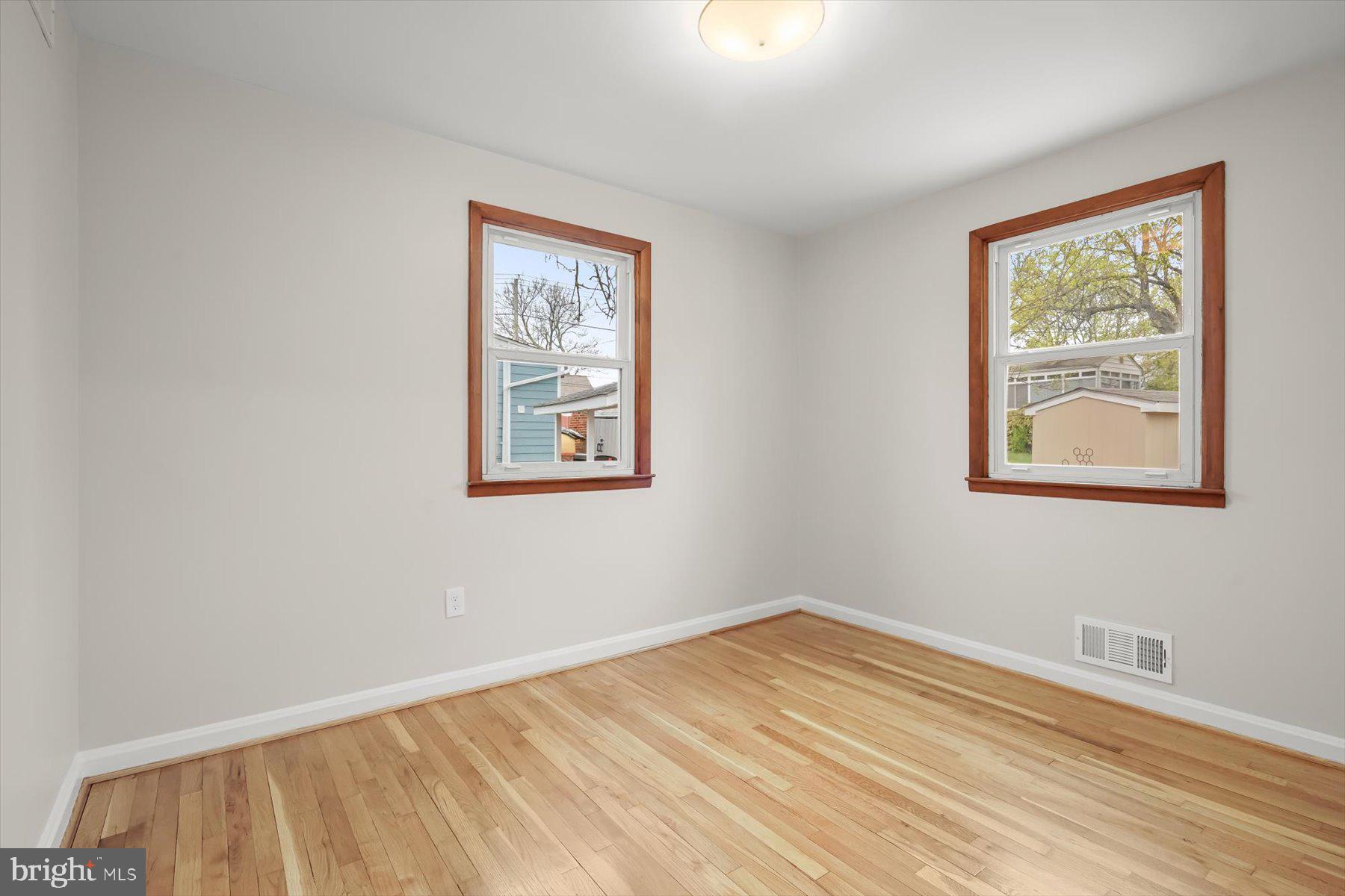 CHESTNUT HILLS - Residential
