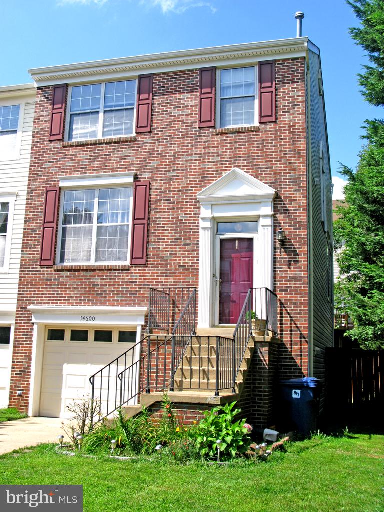 This charming 3-bedroom, 3.5-bath end-unit townhouse is located in the highly sought-after Sully Station community. The home features hardwood floors on the main level, a modern kitchen with granite countertops and stainless steel appliances, and a spacious deck perfect for outdoor relaxation. Enjoy the privacy of a fenced backyard, ideal for pets and entertaining. The master suite boasts beautiful skylights, a soaking tub, a separate shower, and a large walk-in closet. With a 1-car garage and a welcoming, well-maintained community, this property is available for occupancy starting 3/1/2025.  Pets and Smoking are not allowed.
