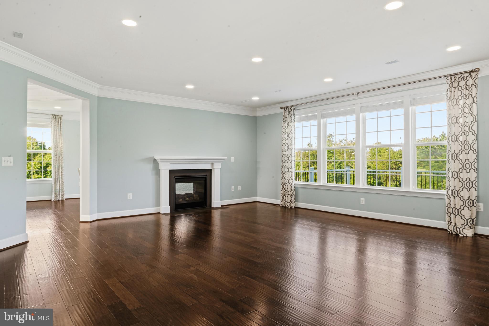 HUNTLEIGH AT CREIGHTON FARMS - Residential