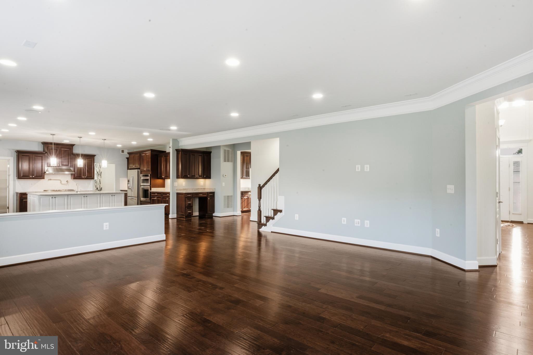 HUNTLEIGH AT CREIGHTON FARMS - Residential