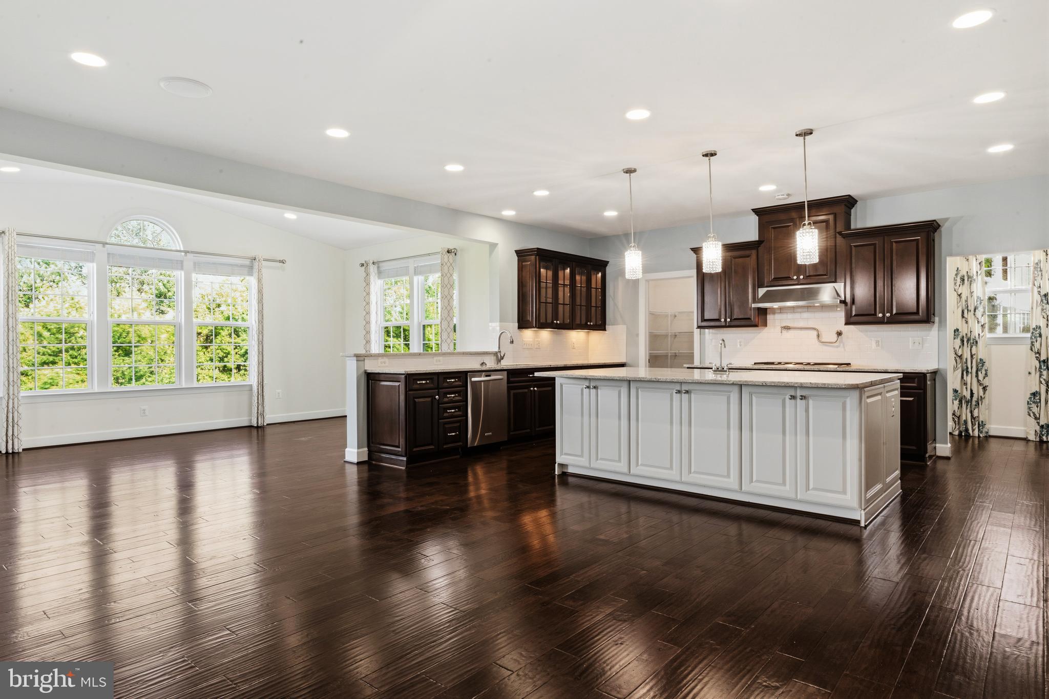 HUNTLEIGH AT CREIGHTON FARMS - Residential