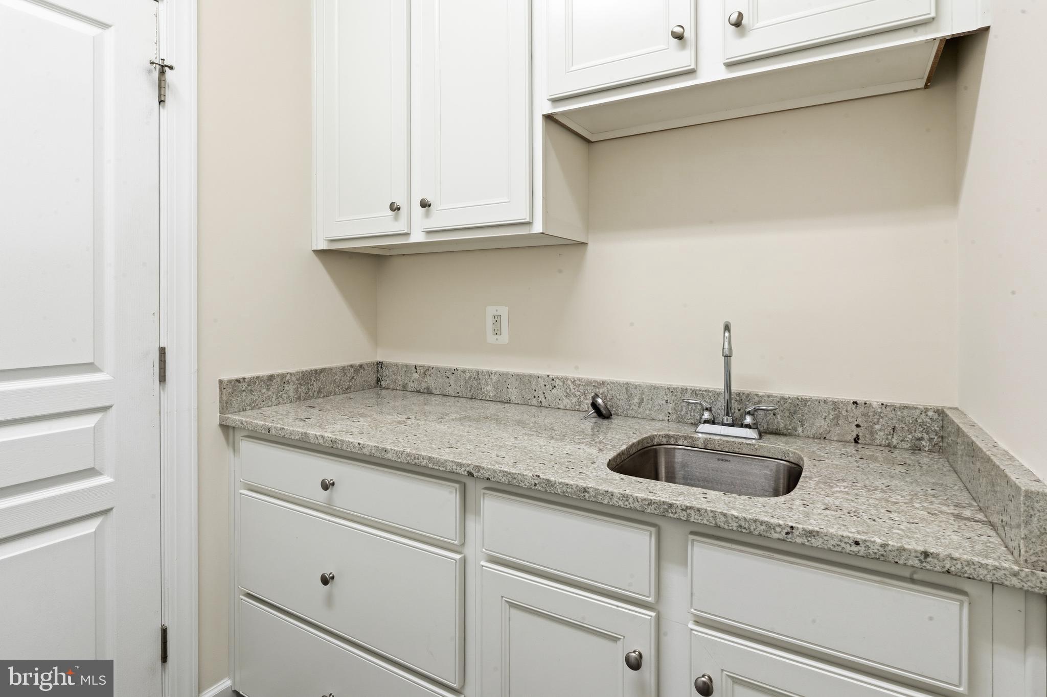 HUNTLEIGH AT CREIGHTON FARMS - Residential