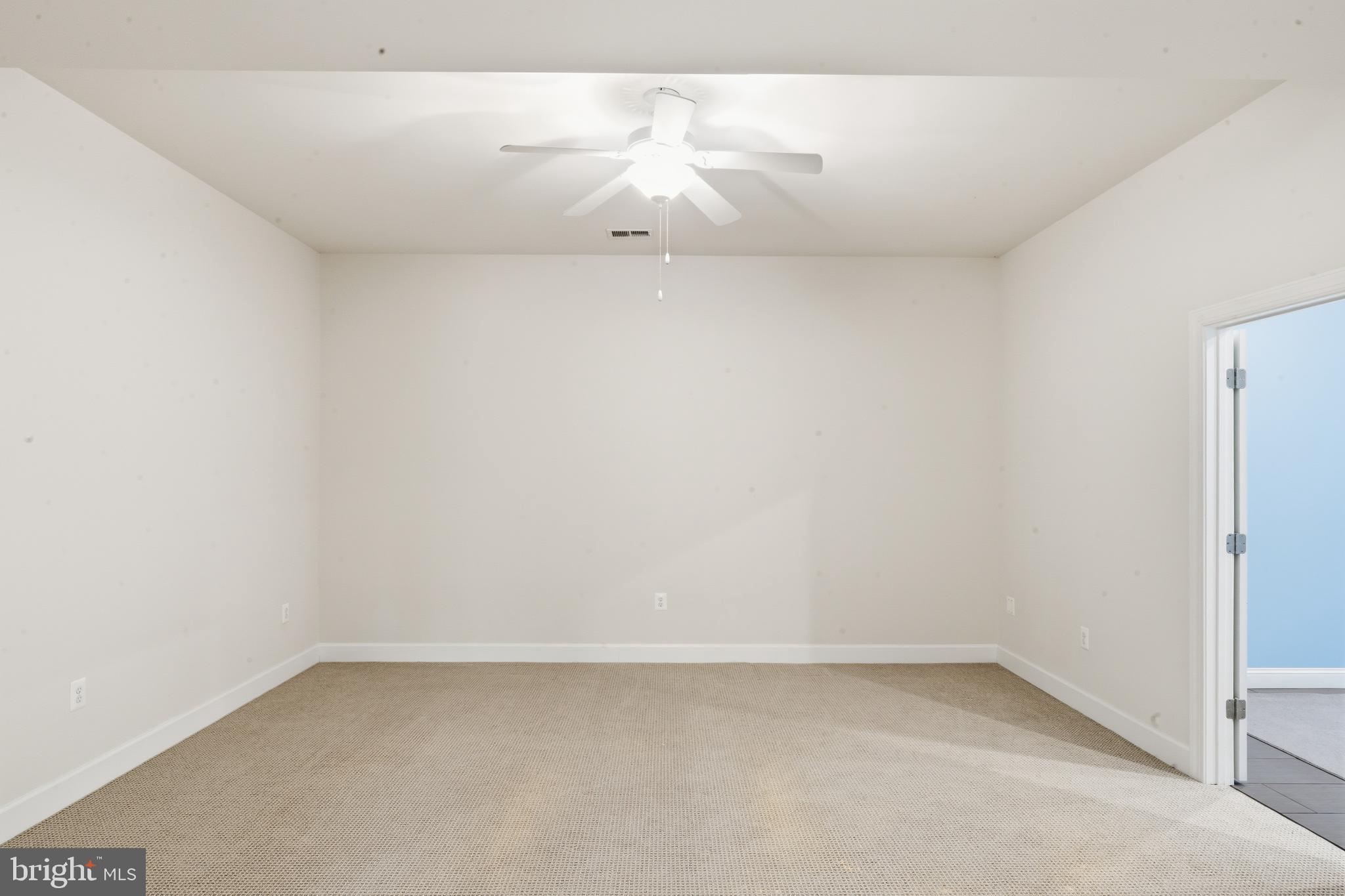 HUNTLEIGH AT CREIGHTON FARMS - Residential