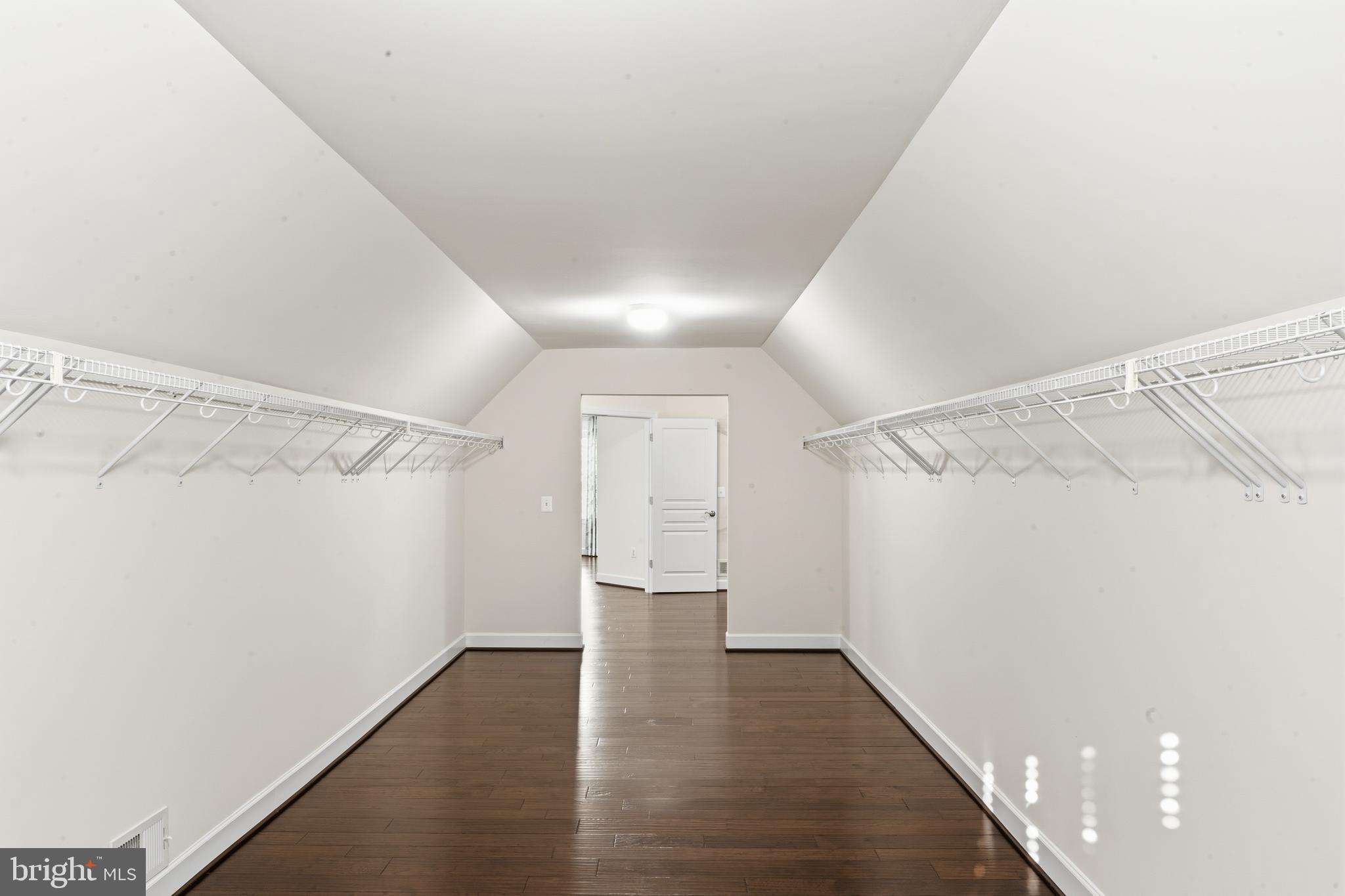 HUNTLEIGH AT CREIGHTON FARMS - Residential