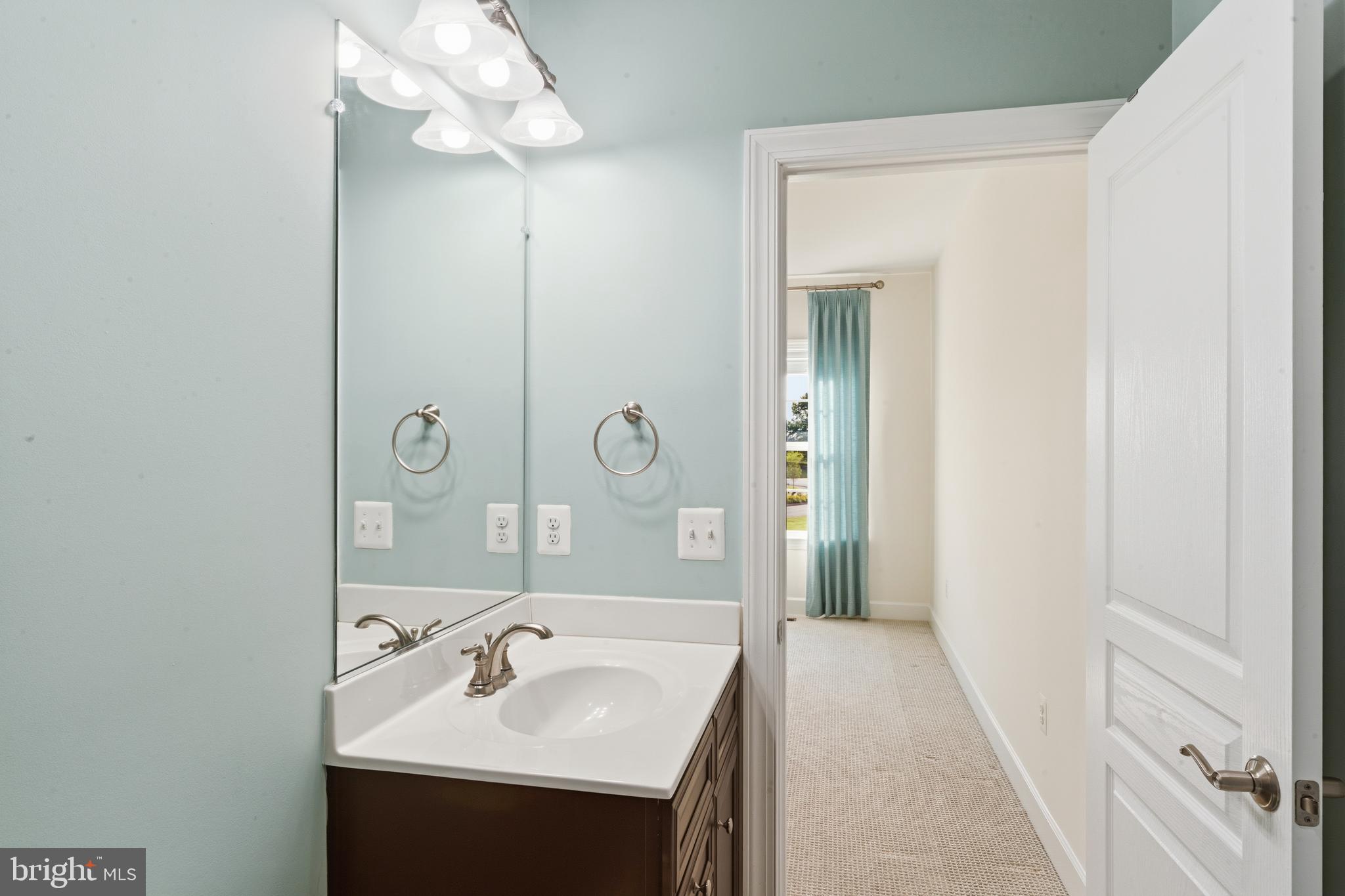 HUNTLEIGH AT CREIGHTON FARMS - Residential