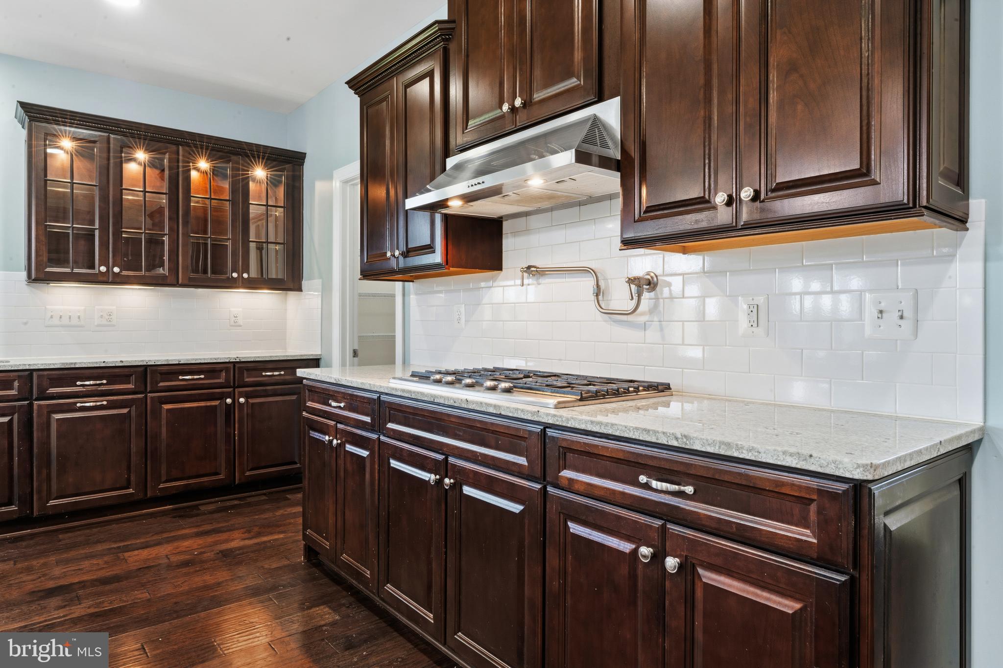 HUNTLEIGH AT CREIGHTON FARMS - Residential