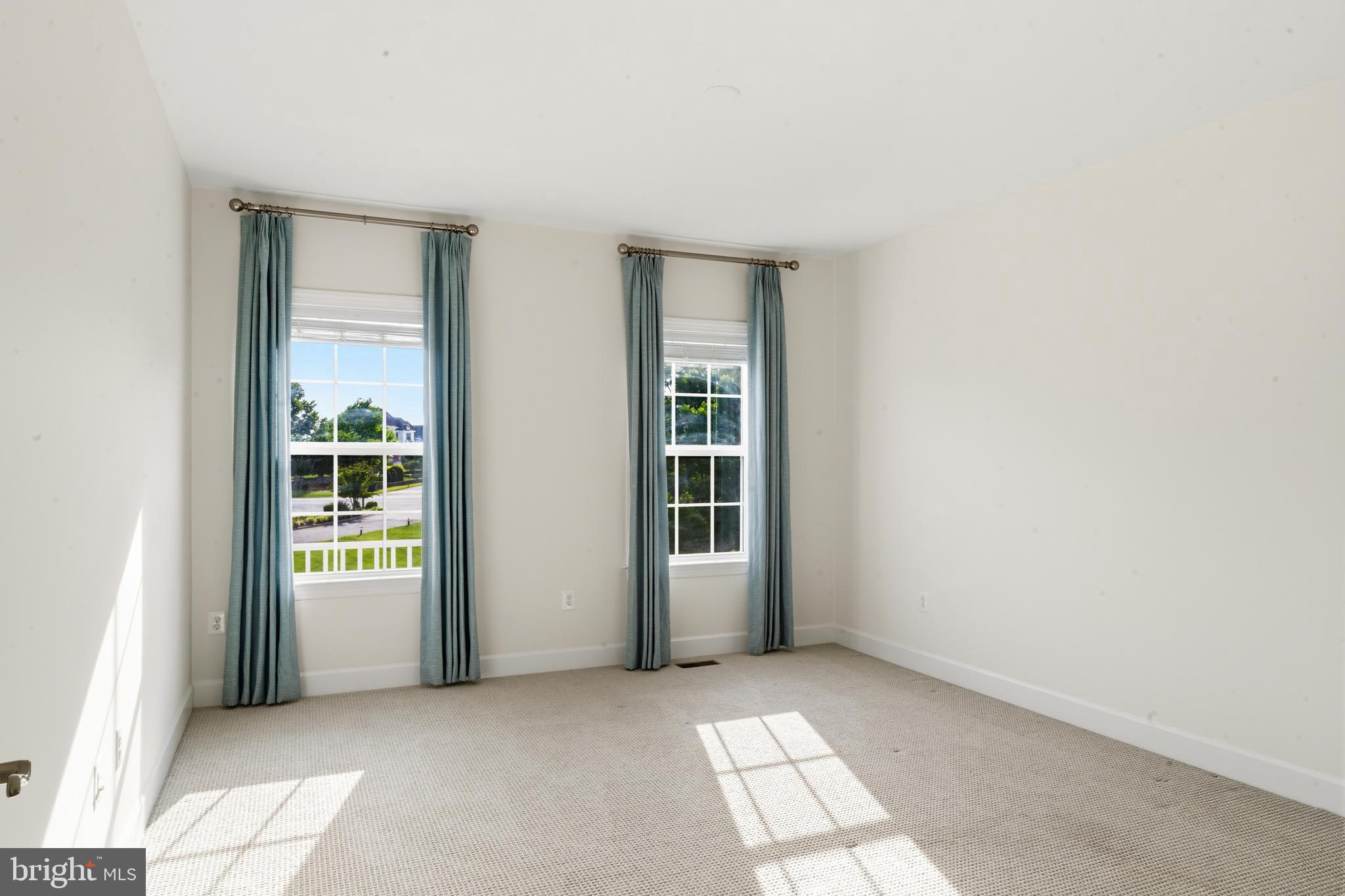 HUNTLEIGH AT CREIGHTON FARMS - Residential