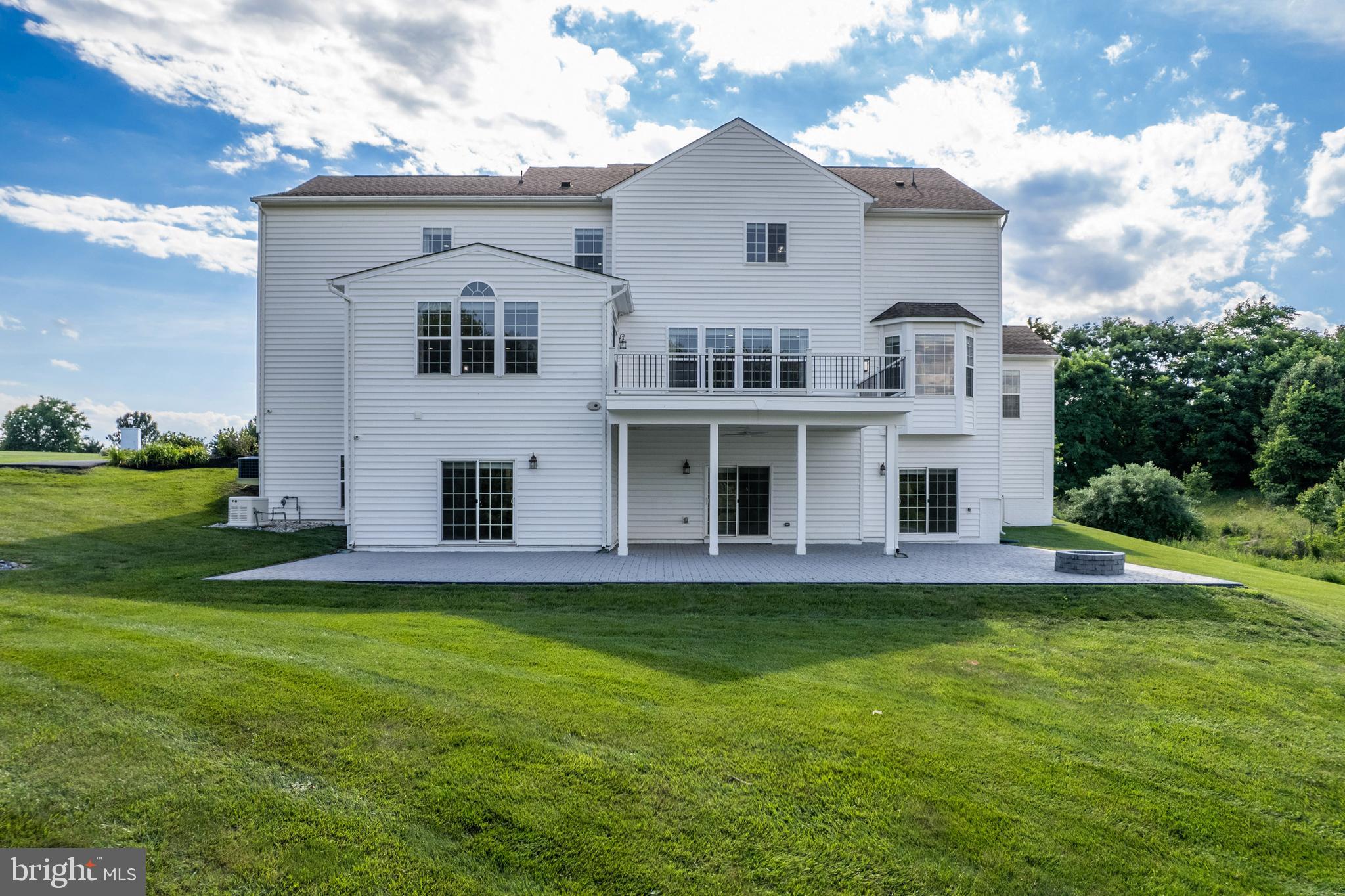 HUNTLEIGH AT CREIGHTON FARMS - Residential