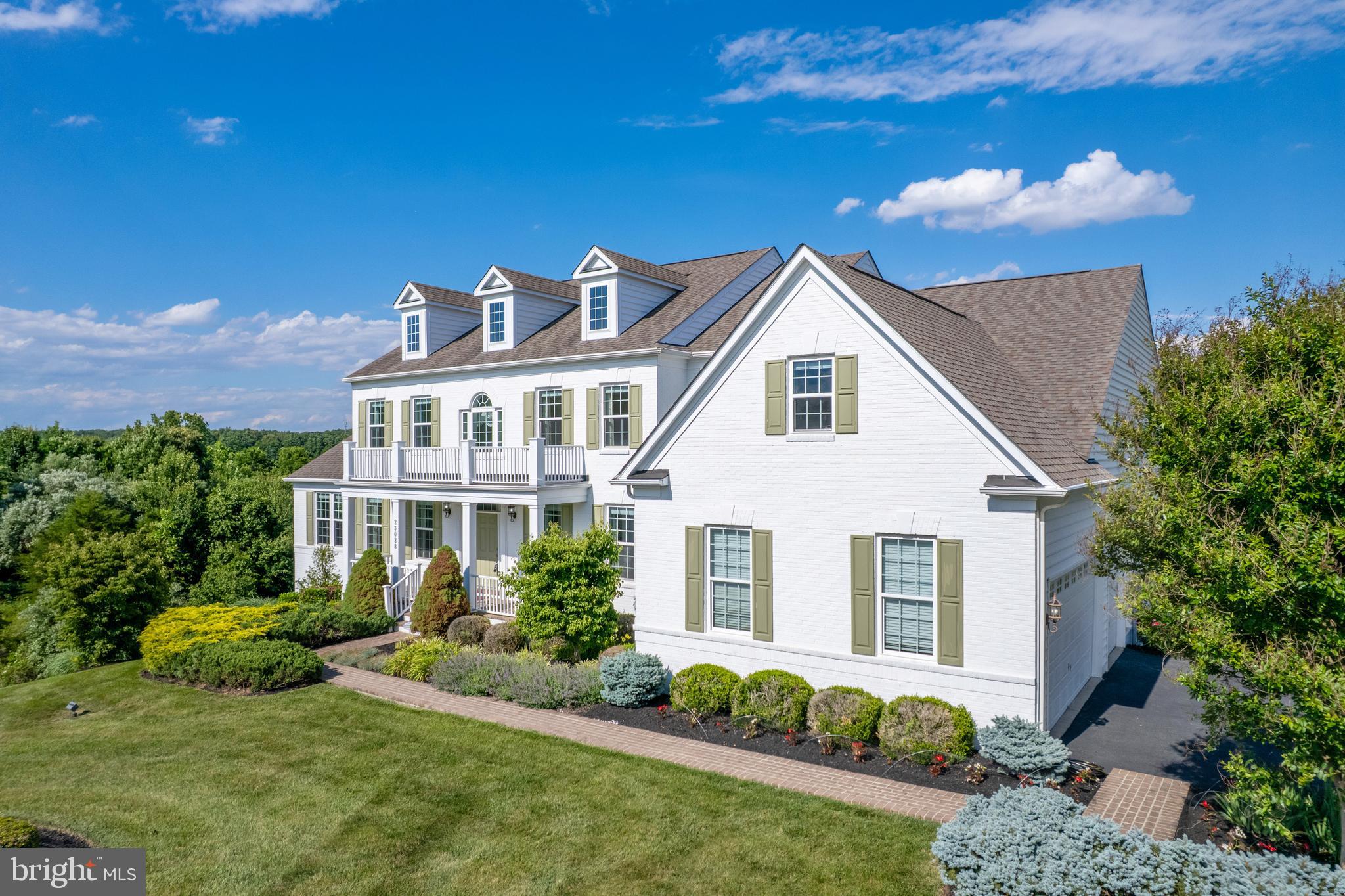 HUNTLEIGH AT CREIGHTON FARMS - Residential