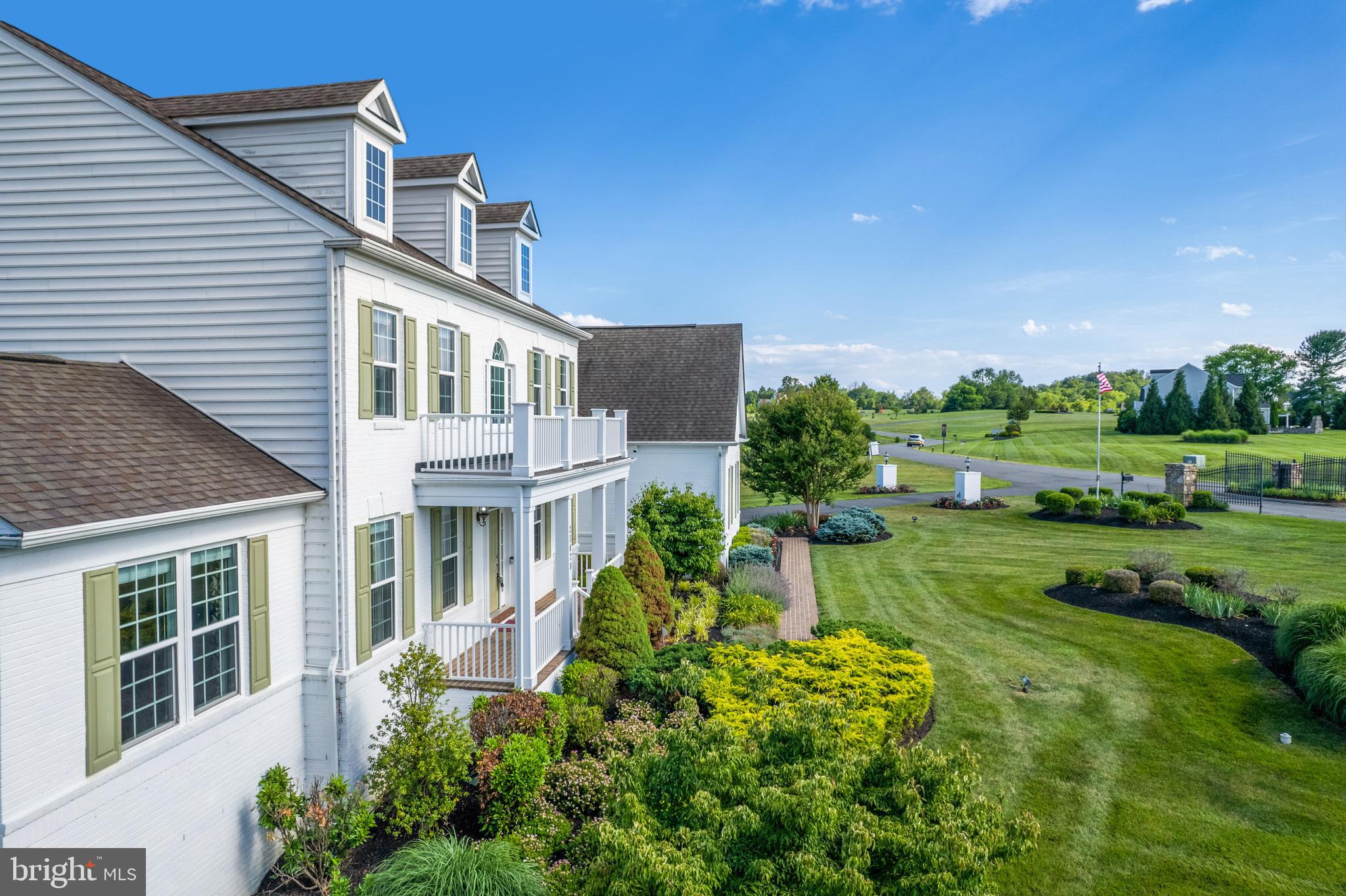 HUNTLEIGH AT CREIGHTON FARMS - Residential