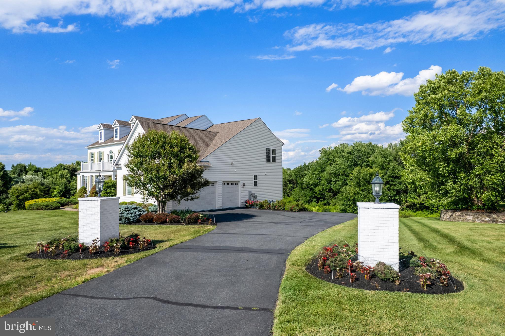 HUNTLEIGH AT CREIGHTON FARMS - Residential