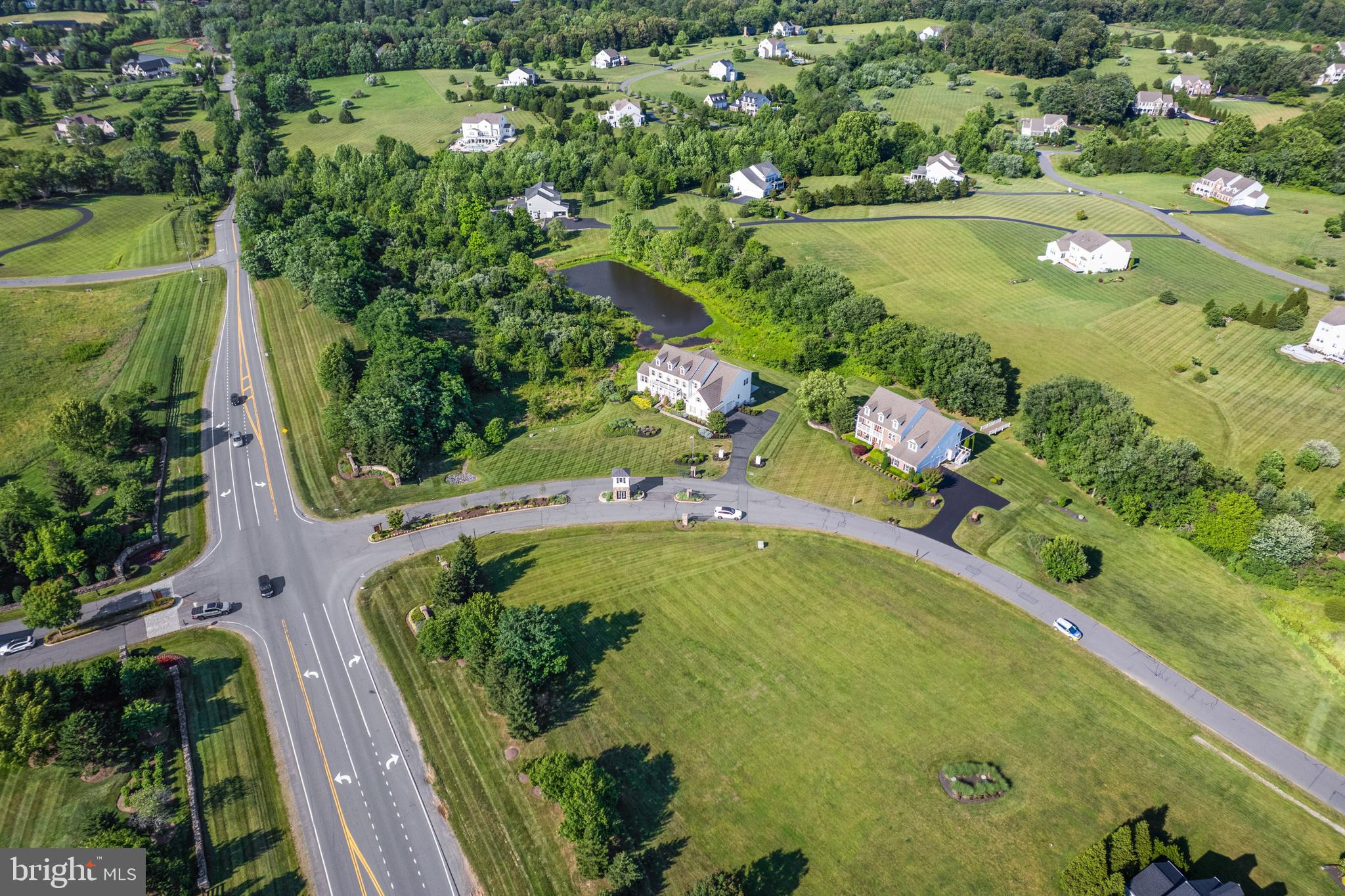 HUNTLEIGH AT CREIGHTON FARMS - Residential