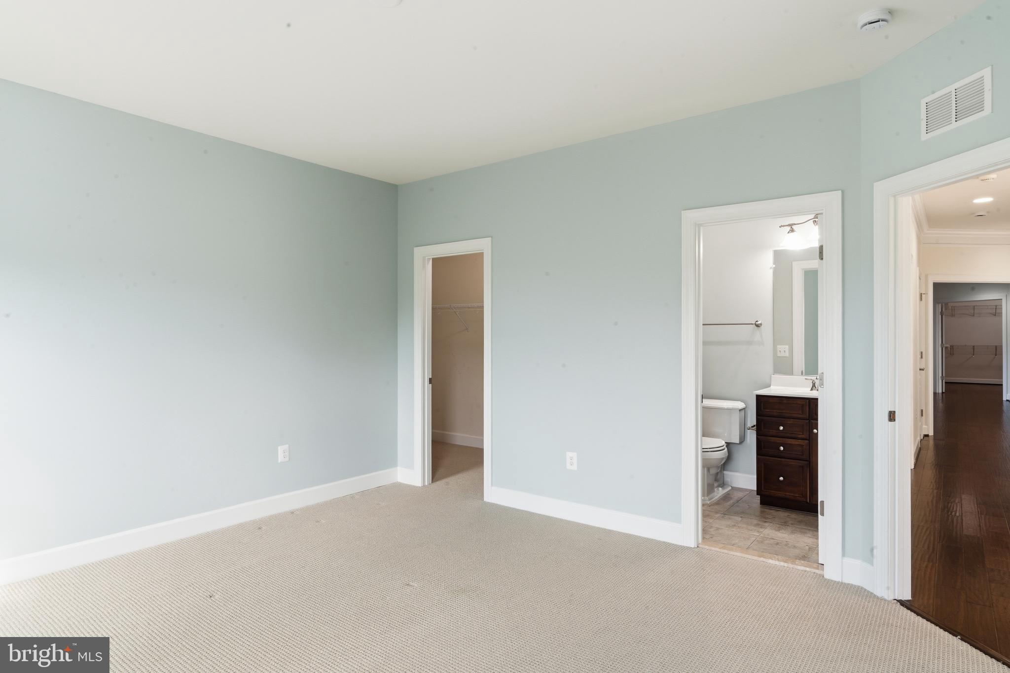 HUNTLEIGH AT CREIGHTON FARMS - Residential