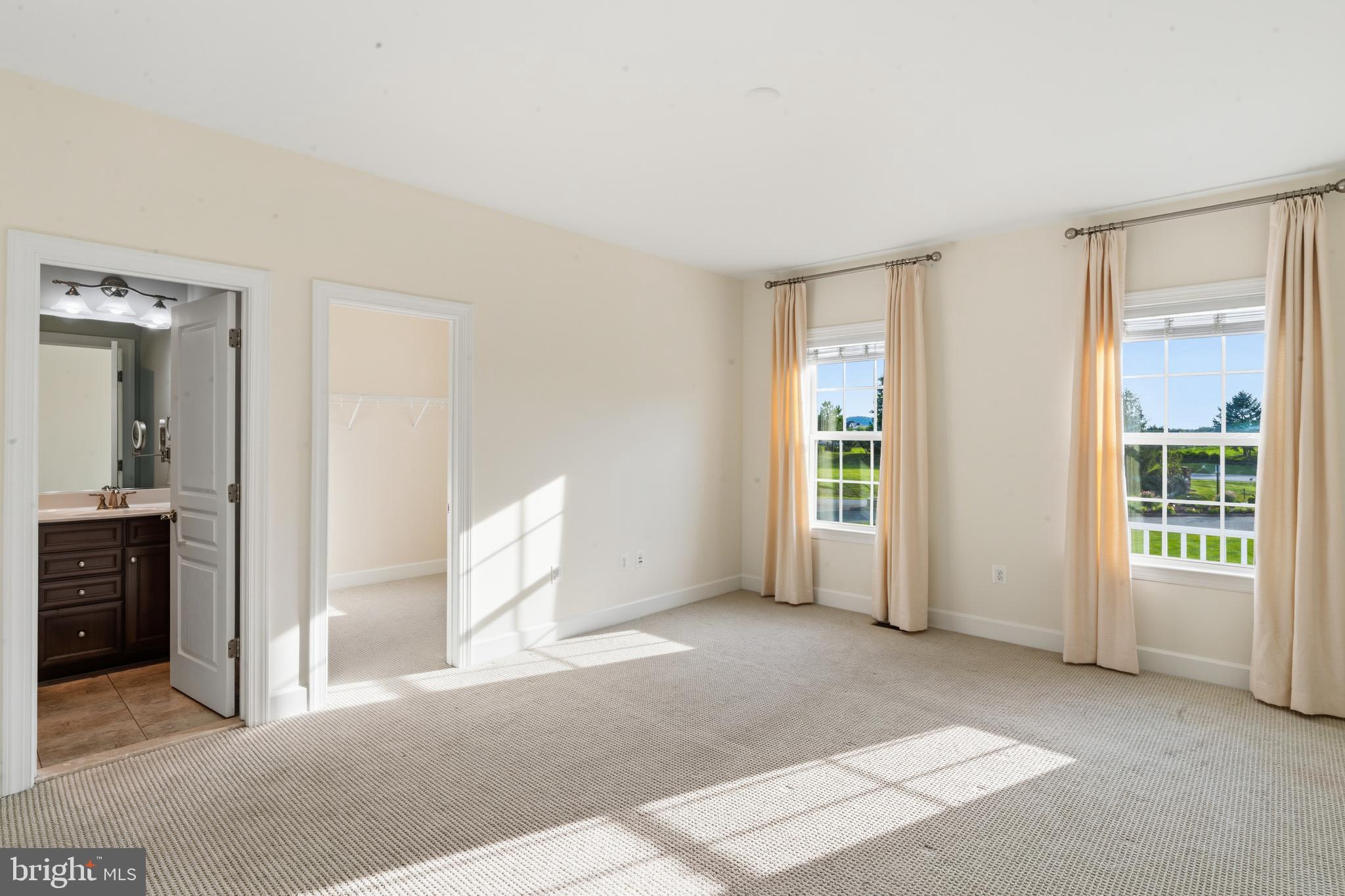 HUNTLEIGH AT CREIGHTON FARMS - Residential