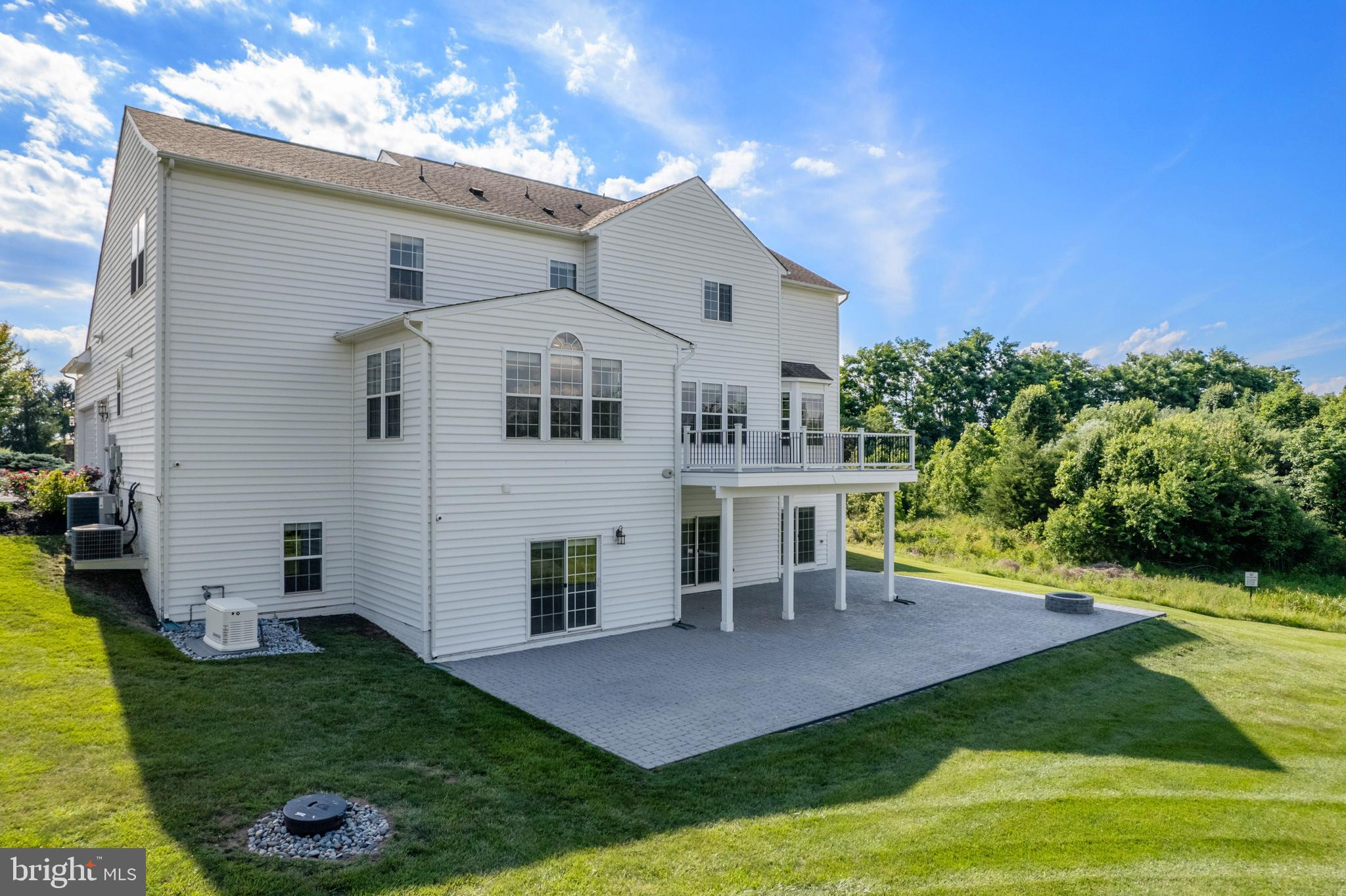 HUNTLEIGH AT CREIGHTON FARMS - Residential