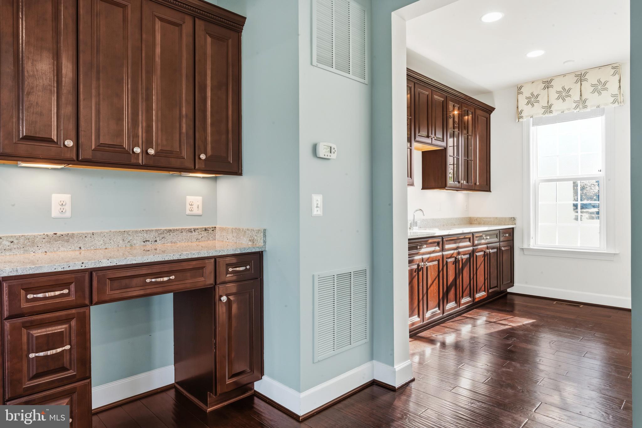 HUNTLEIGH AT CREIGHTON FARMS - Residential
