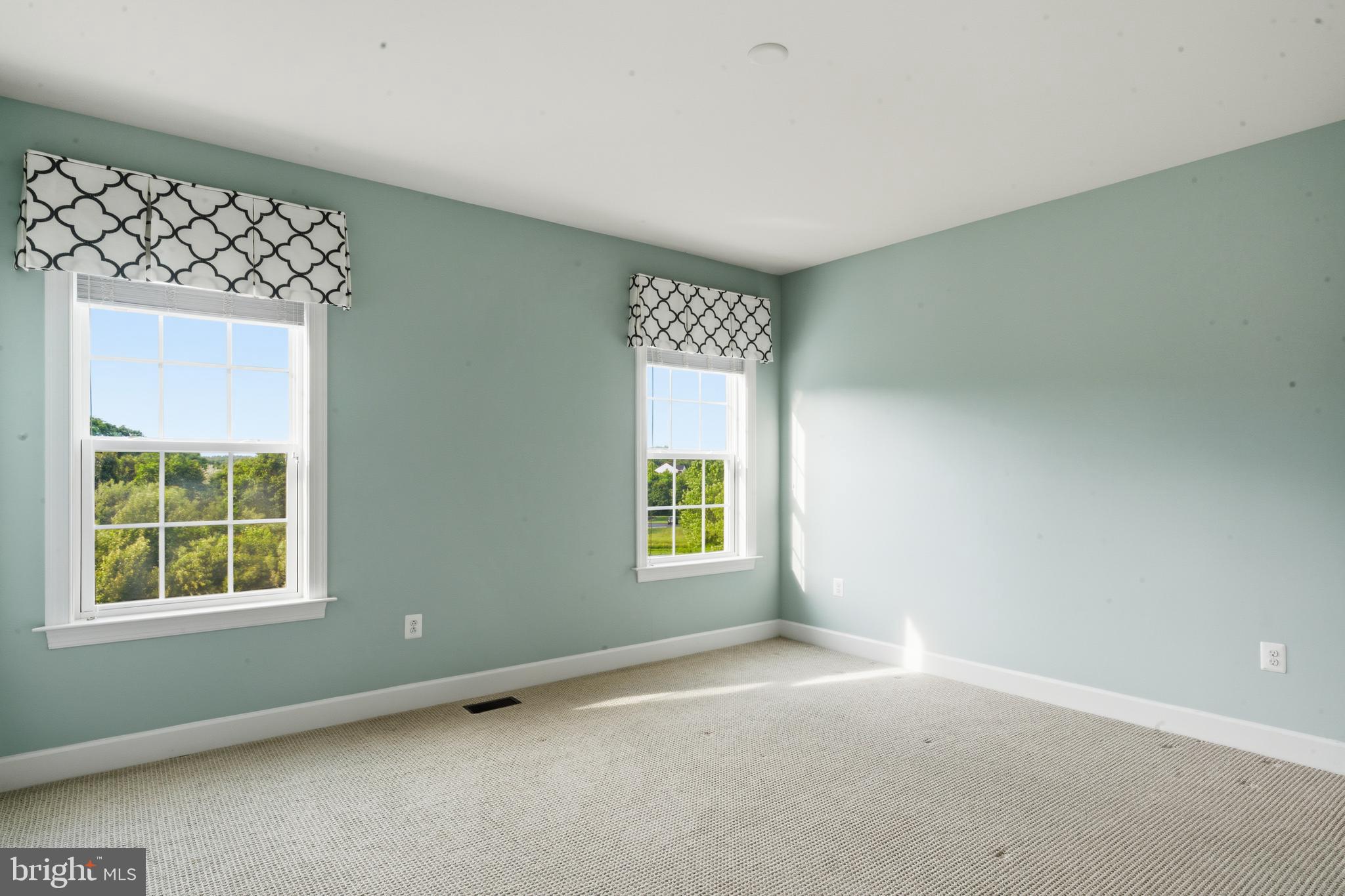 HUNTLEIGH AT CREIGHTON FARMS - Residential