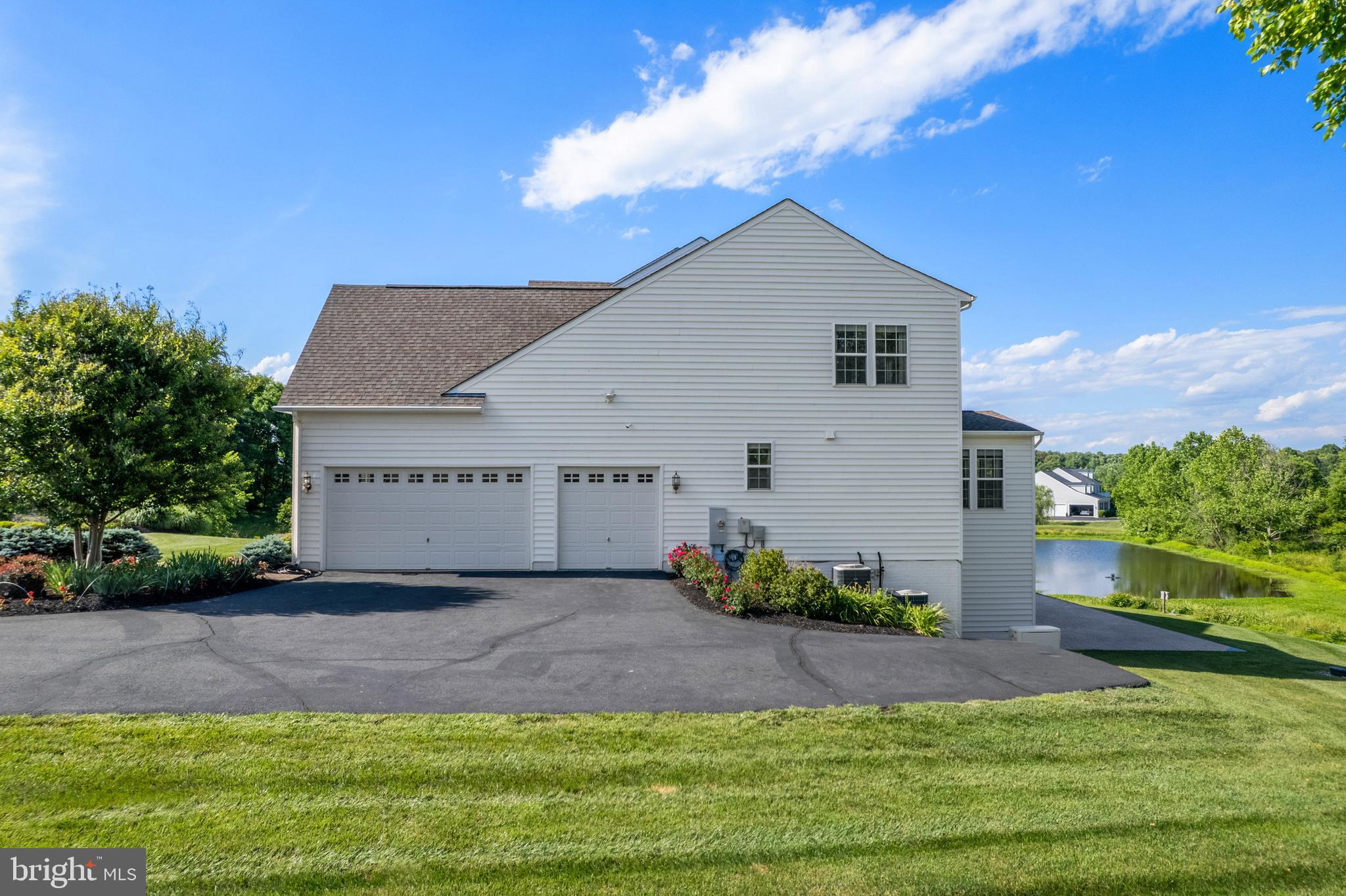 HUNTLEIGH AT CREIGHTON FARMS - Residential