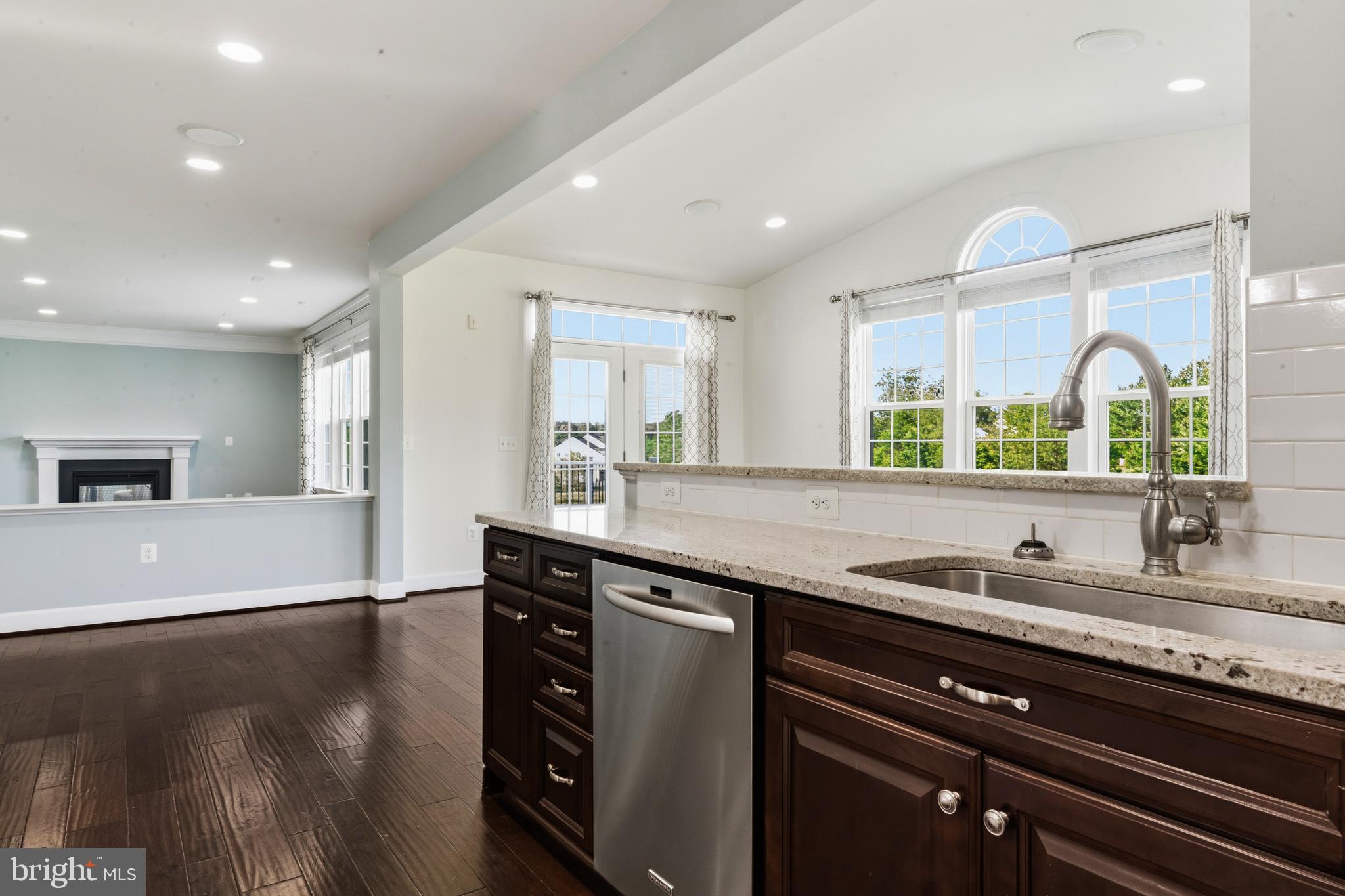 HUNTLEIGH AT CREIGHTON FARMS - Residential