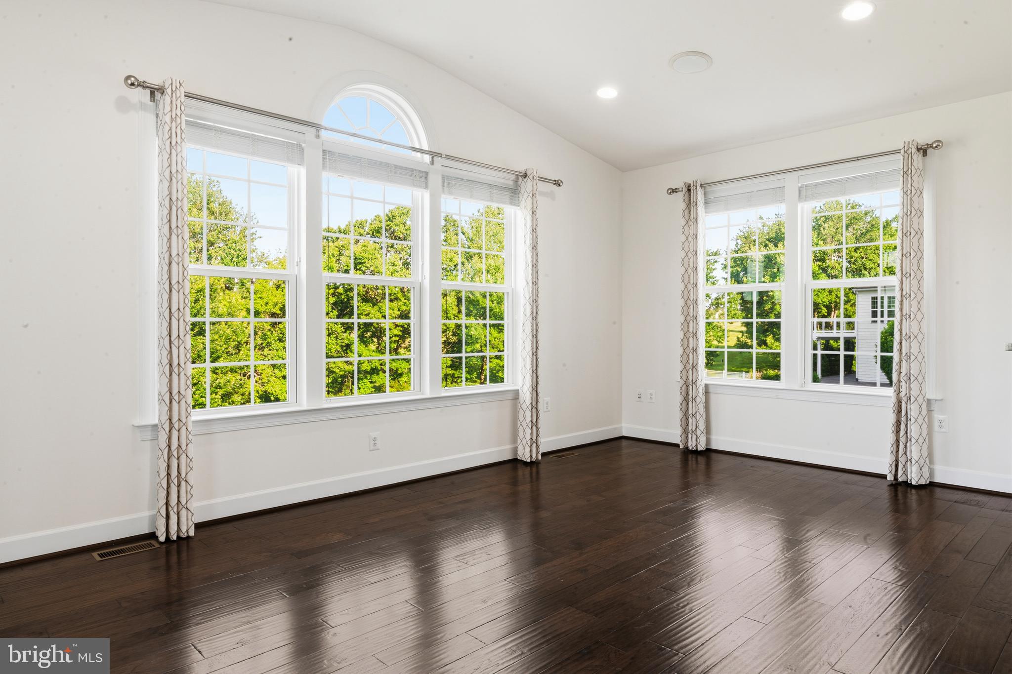 HUNTLEIGH AT CREIGHTON FARMS - Residential