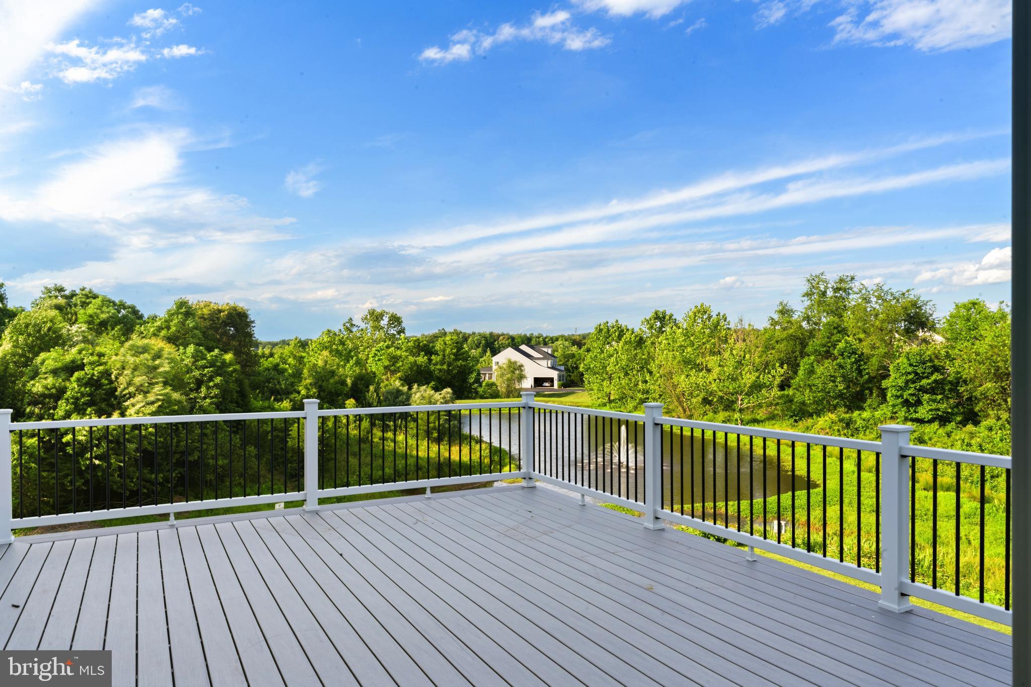 HUNTLEIGH AT CREIGHTON FARMS - Residential