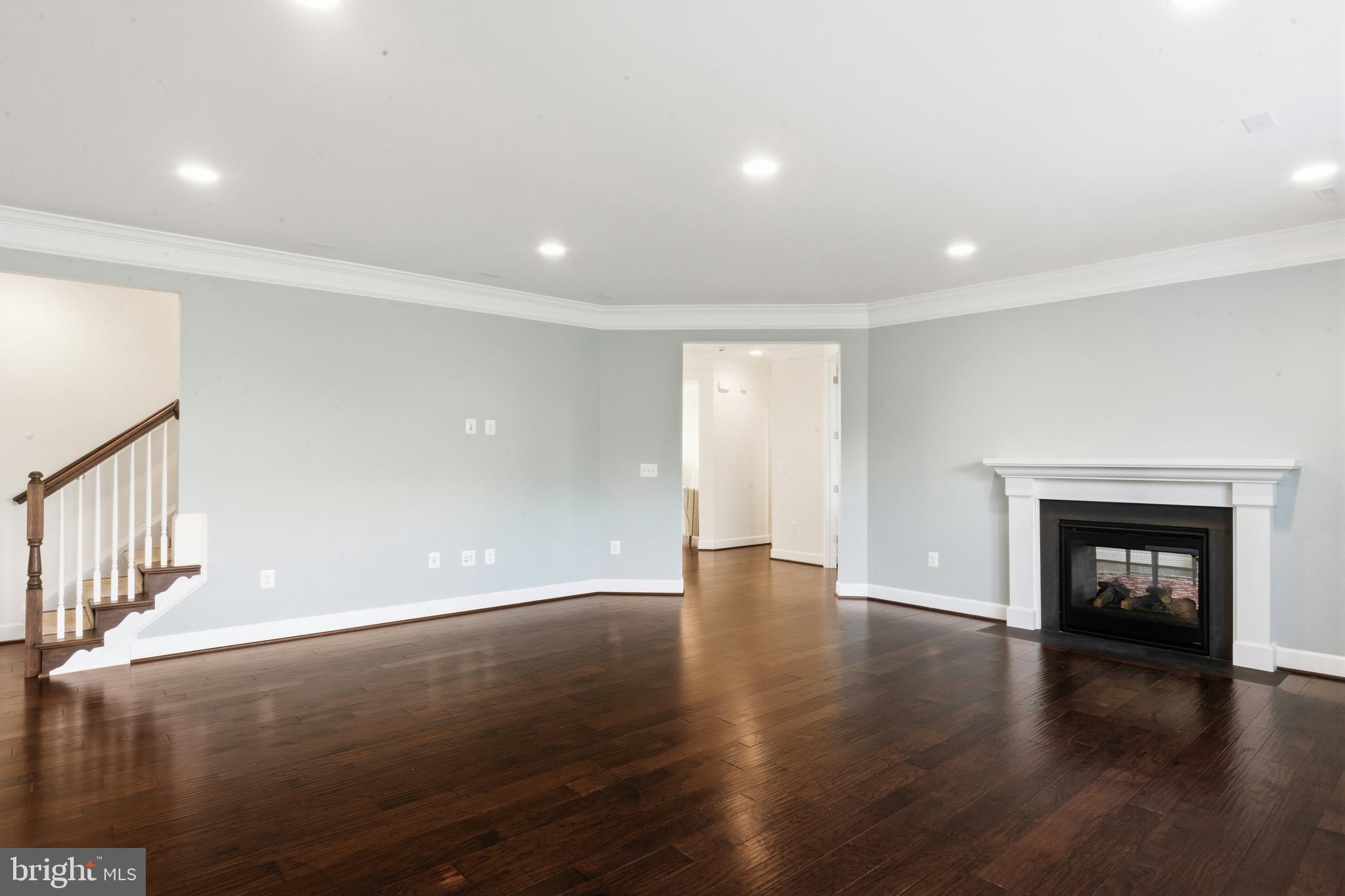 HUNTLEIGH AT CREIGHTON FARMS - Residential