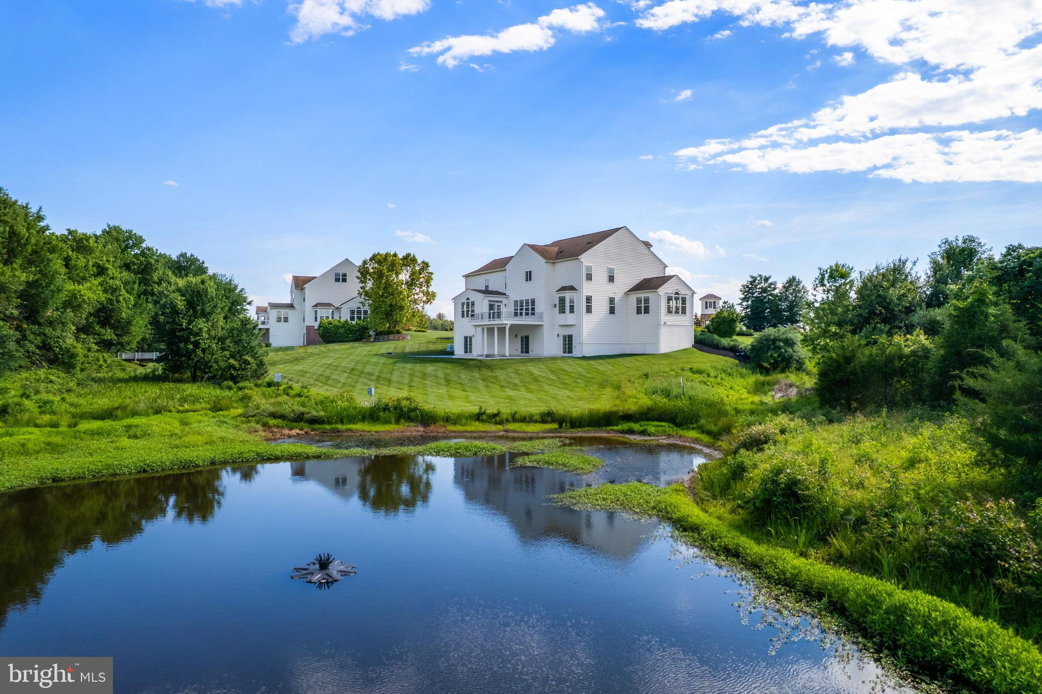 HUNTLEIGH AT CREIGHTON FARMS - Residential