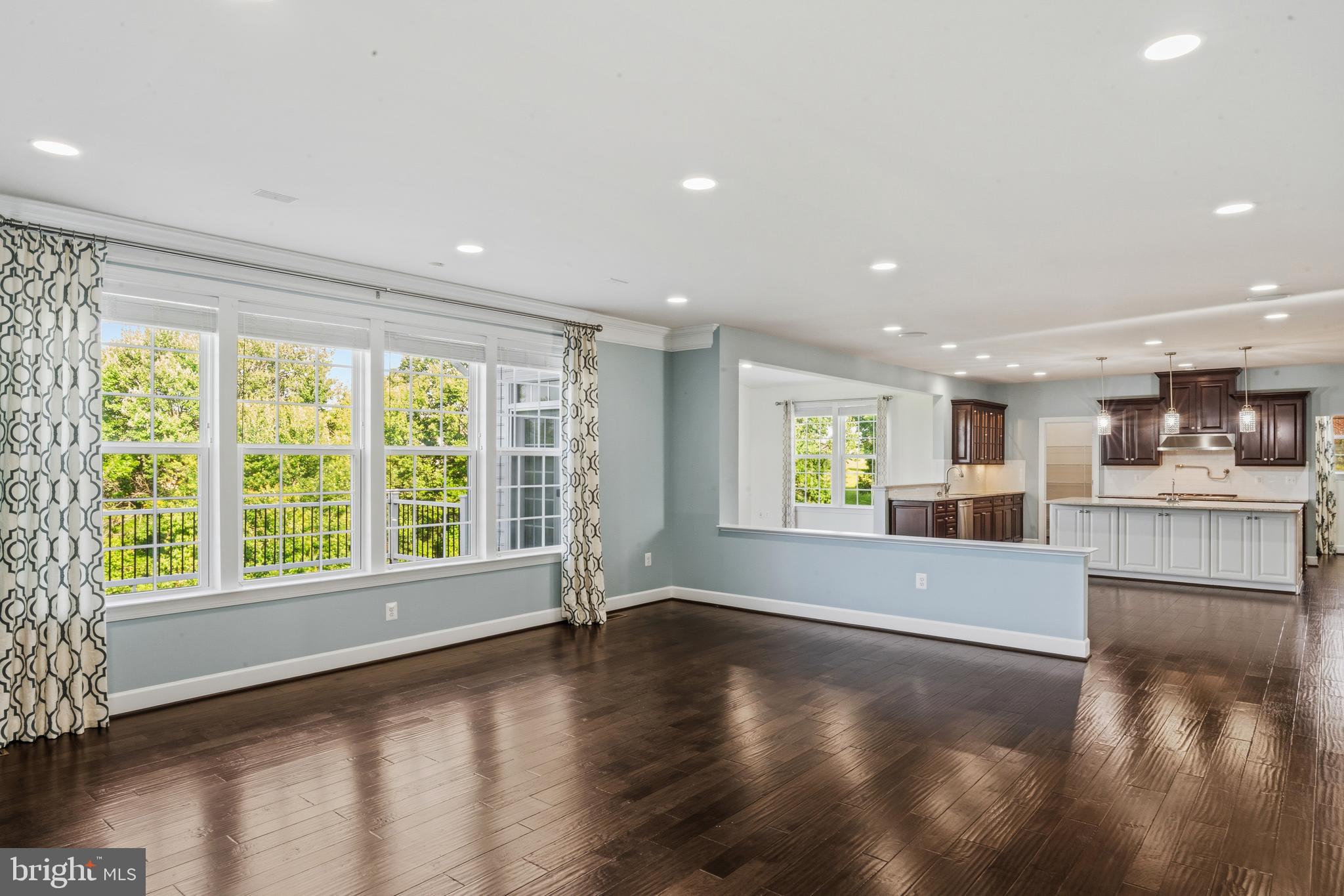 HUNTLEIGH AT CREIGHTON FARMS - Residential