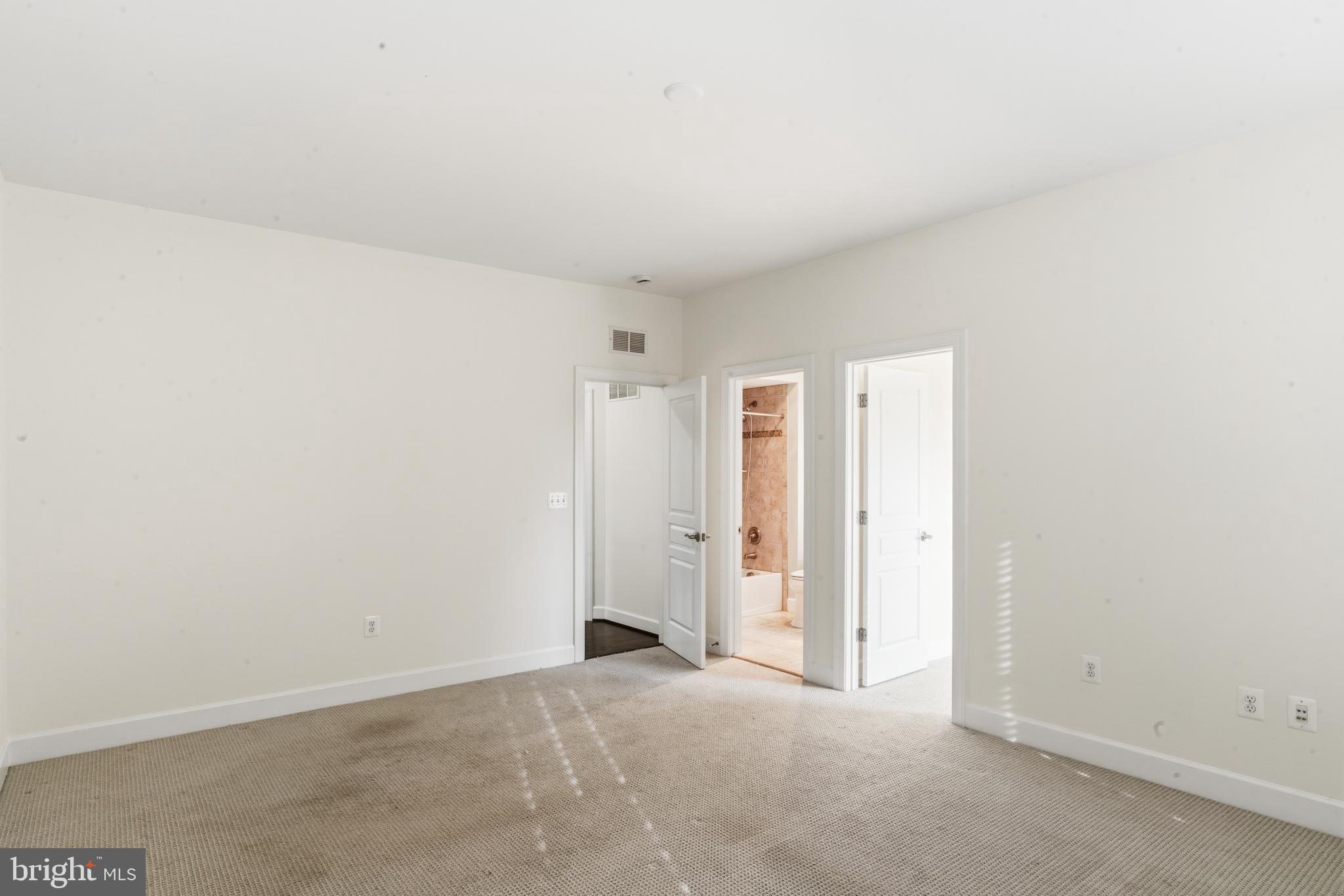 HUNTLEIGH AT CREIGHTON FARMS - Residential